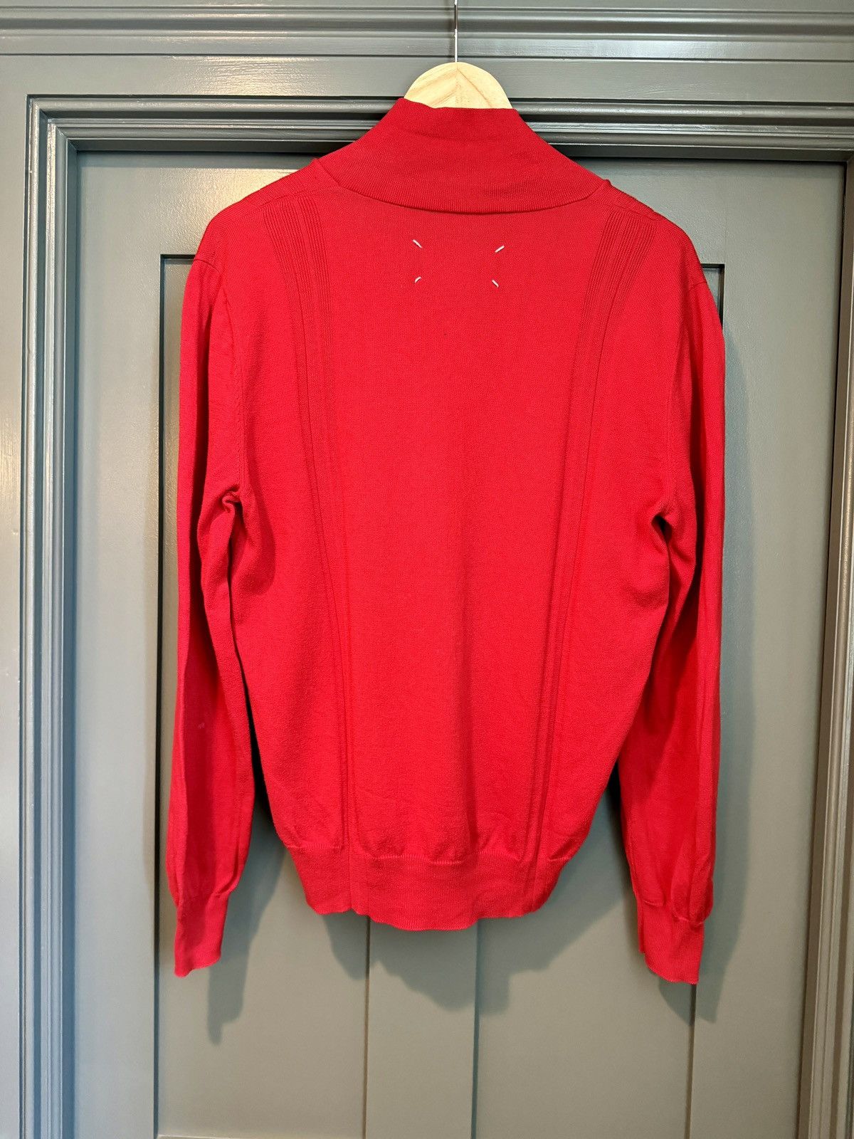 Maison Margiela MARGIELA RED VNECK SWEATER Size US S / EU 44-46 / 1 - 3 Thumbnail