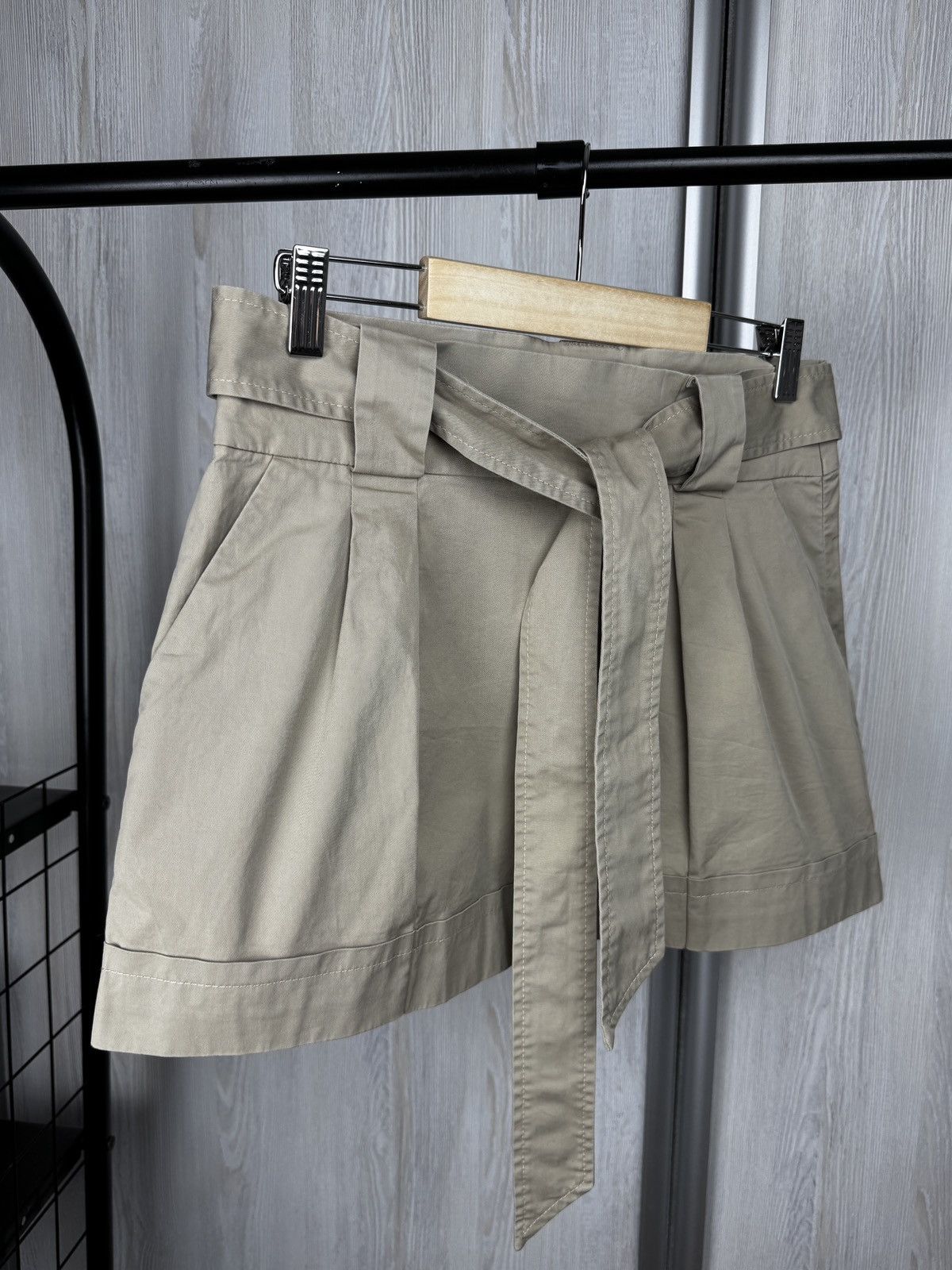 Love Moschino Love Moschino beige belted bondage style mini skirt Size 28" / US 6 / IT 42 - 4 Thumbnail