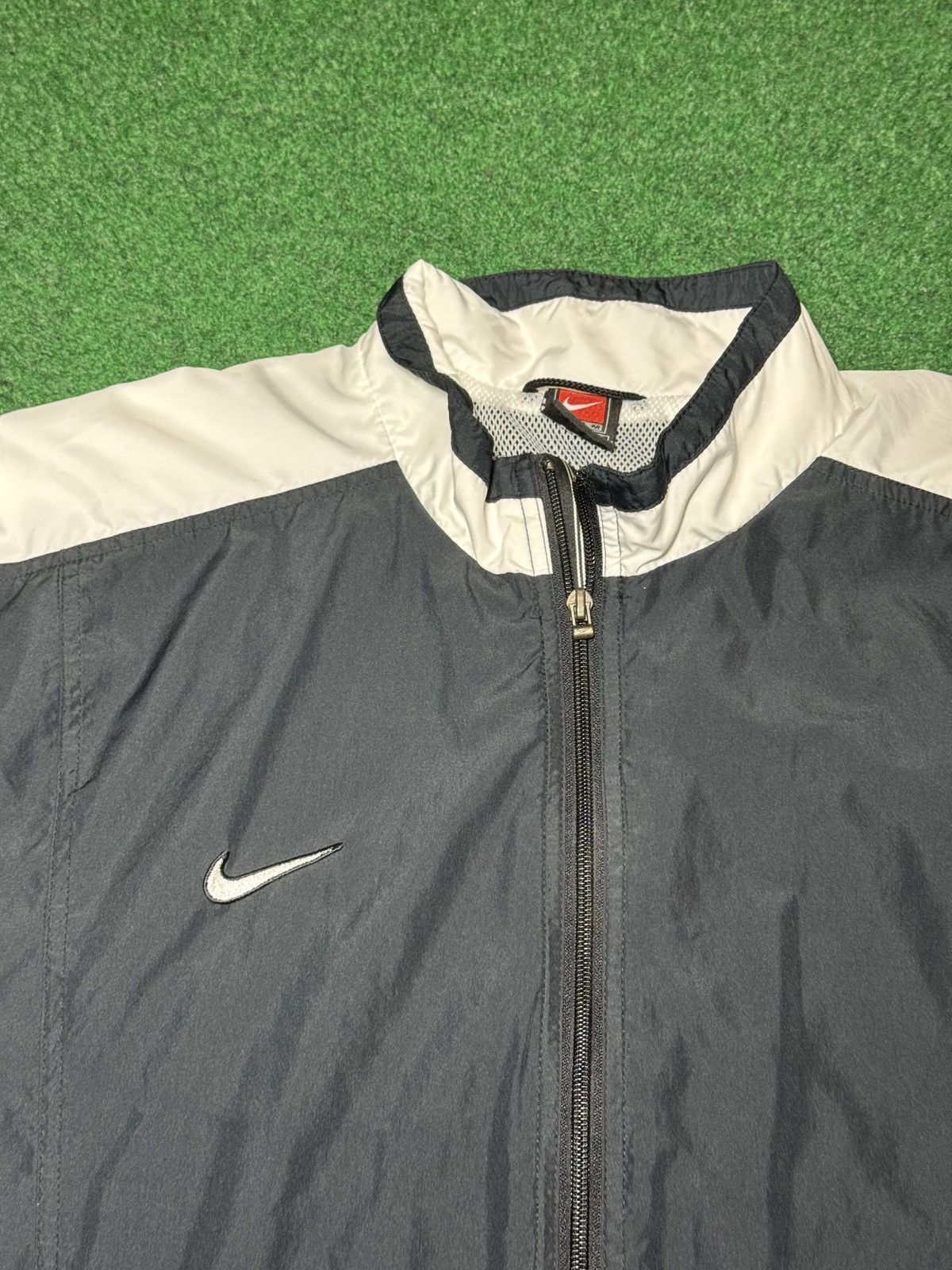 Nike Vintage Nike Windbreaker XL Boxy 28x28 90s Jacket Size US XL / EU 56 / 4 - 2 Thumbnail