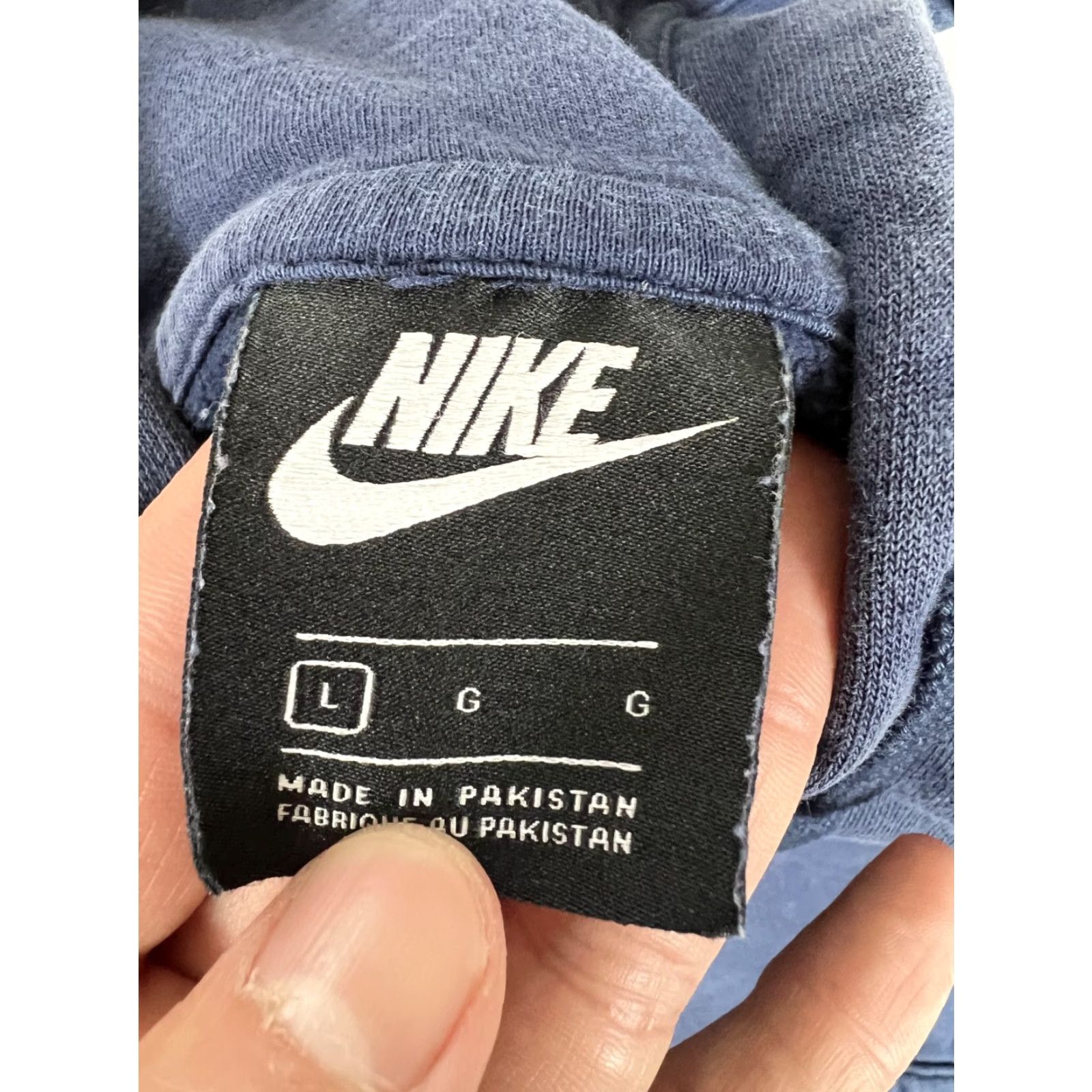 Nike VINTAGE Nike Hoodie Pullover Sweatshirt L Men Black Embroidered Swoosh 90s Sports USA Size US L / EU 52-54 / 3 - 7 Thumbnail