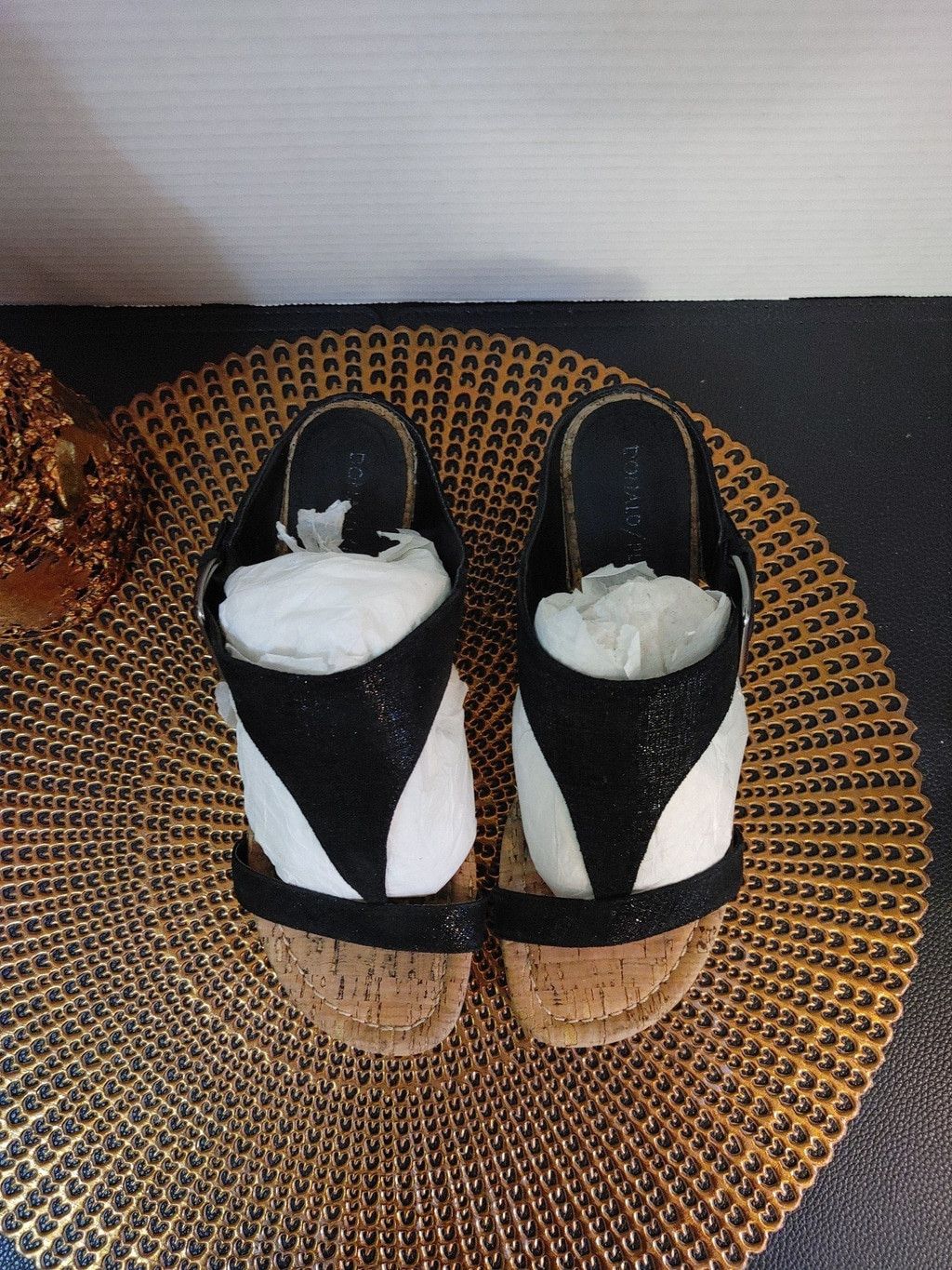 Donald Pliner Donald J. Pliner Donni Dylan Size 6.5M Sandals Size US 6.5 / IT 36.5 - 2 Thumbnail