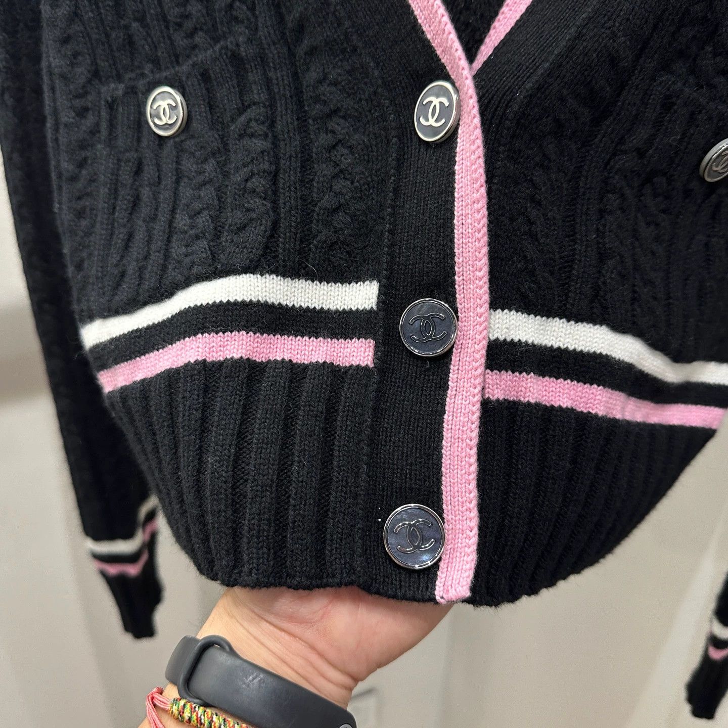 Chanel Chanel color blocked cashmere knit cardigan 36 Size XS / US 0-2 / IT 36-38 - 6 Thumbnail