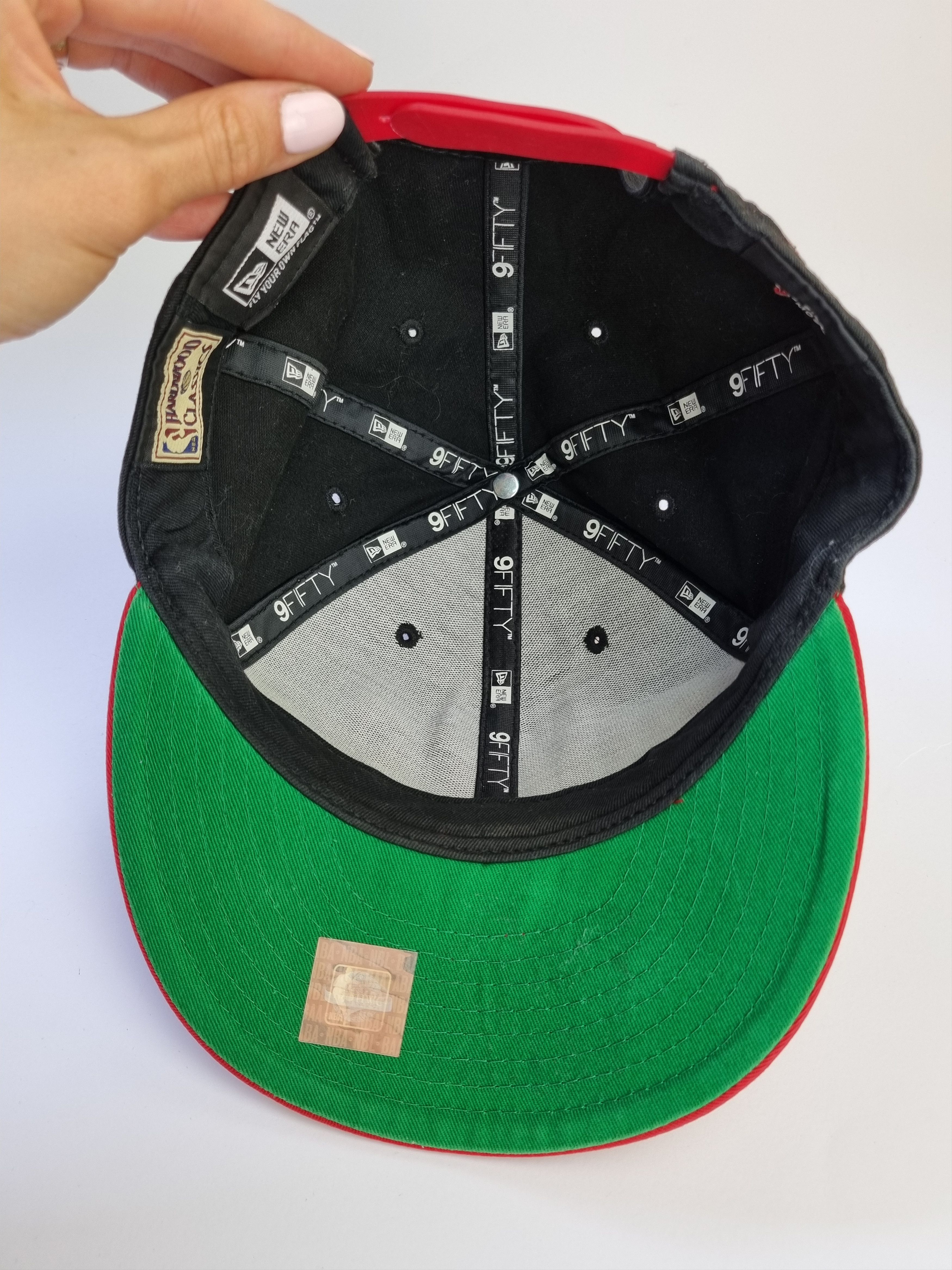 NBA × Vintage Spellout Big Logo Chicago Bulls Vintage Rare Cap Size ONE SIZE - 7 Thumbnail