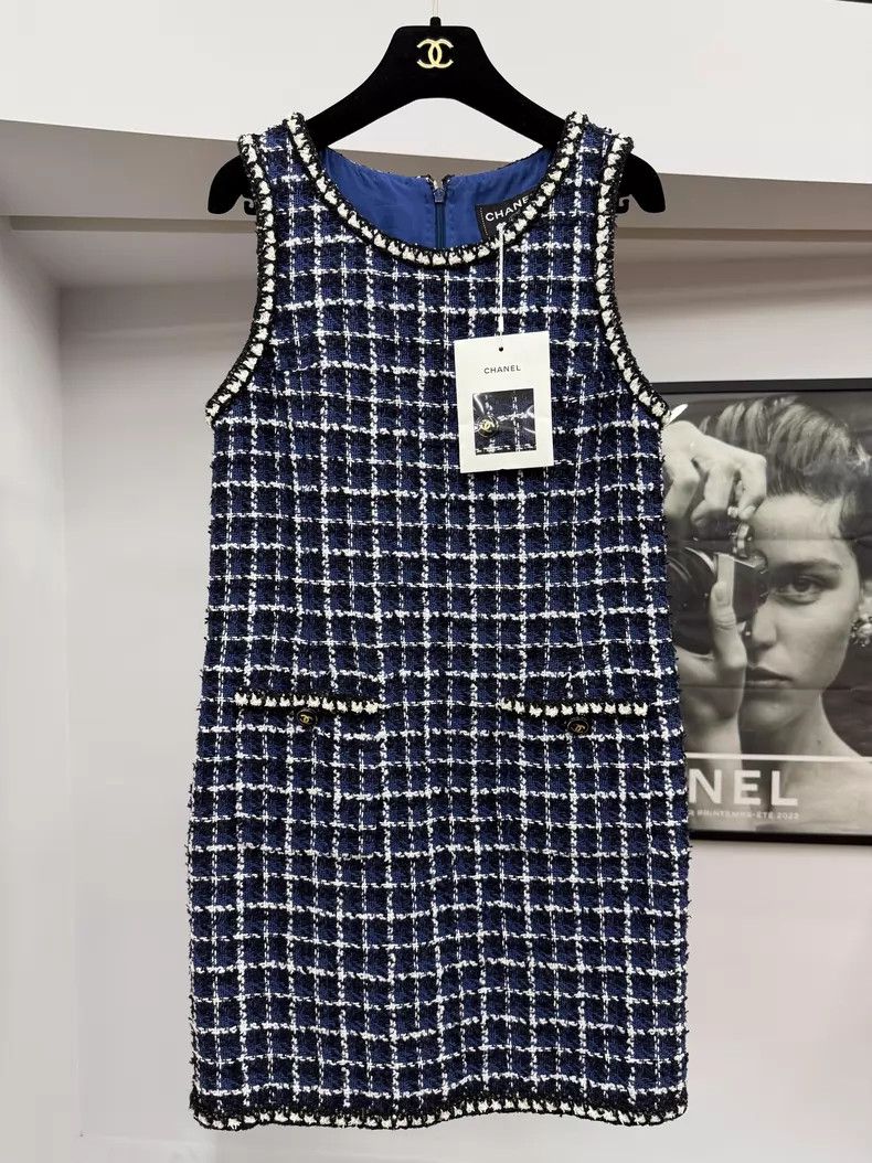 Chanel Chanel Blue and white plaid tweed dress Size XS / US 0-2 / IT 36-38 - 1 Thumbnail