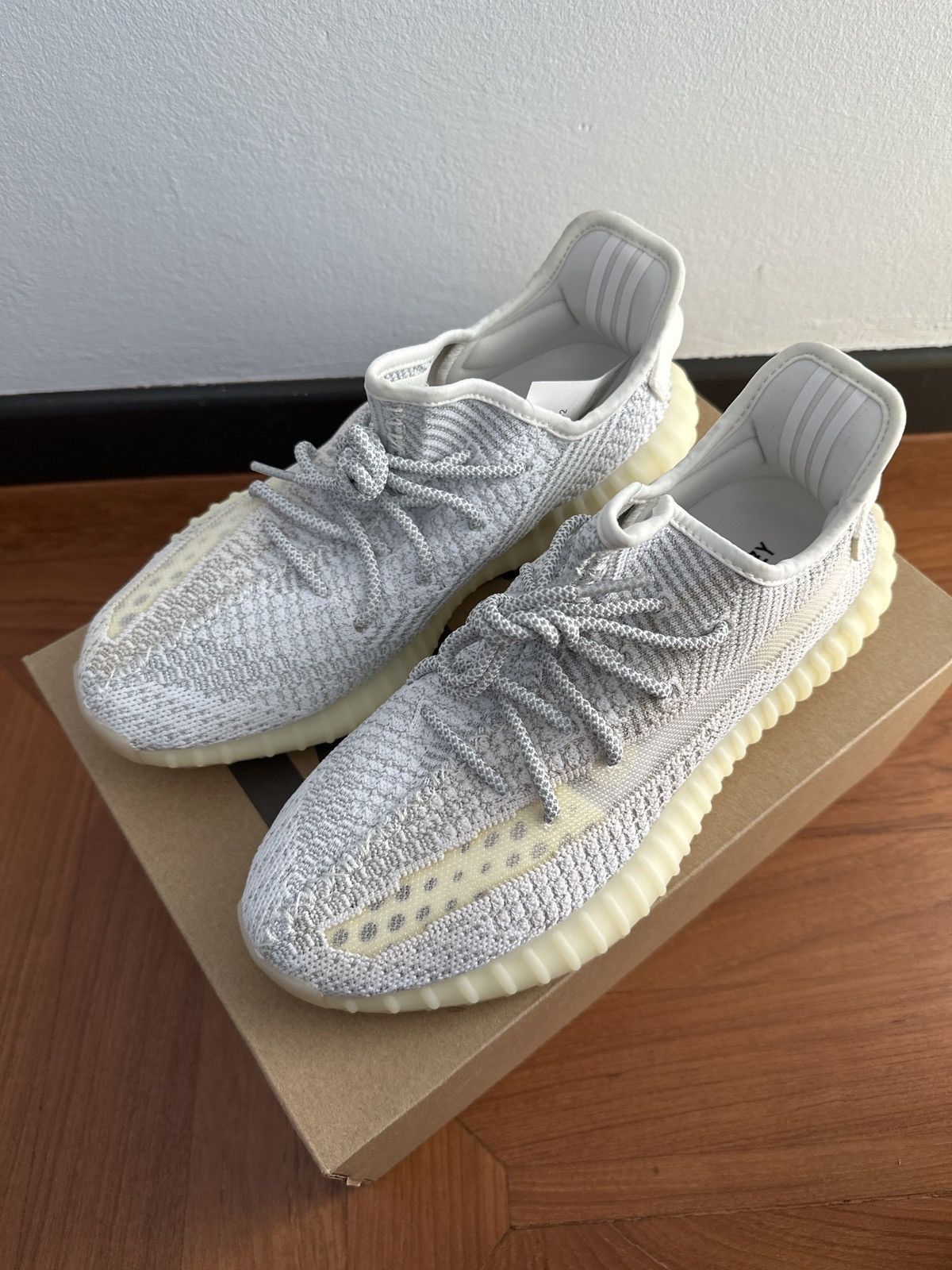Adidas × Kanye West Yeezy Boost 350 V2 Static Reflective Size US 10 / EU 43 - 4 Thumbnail