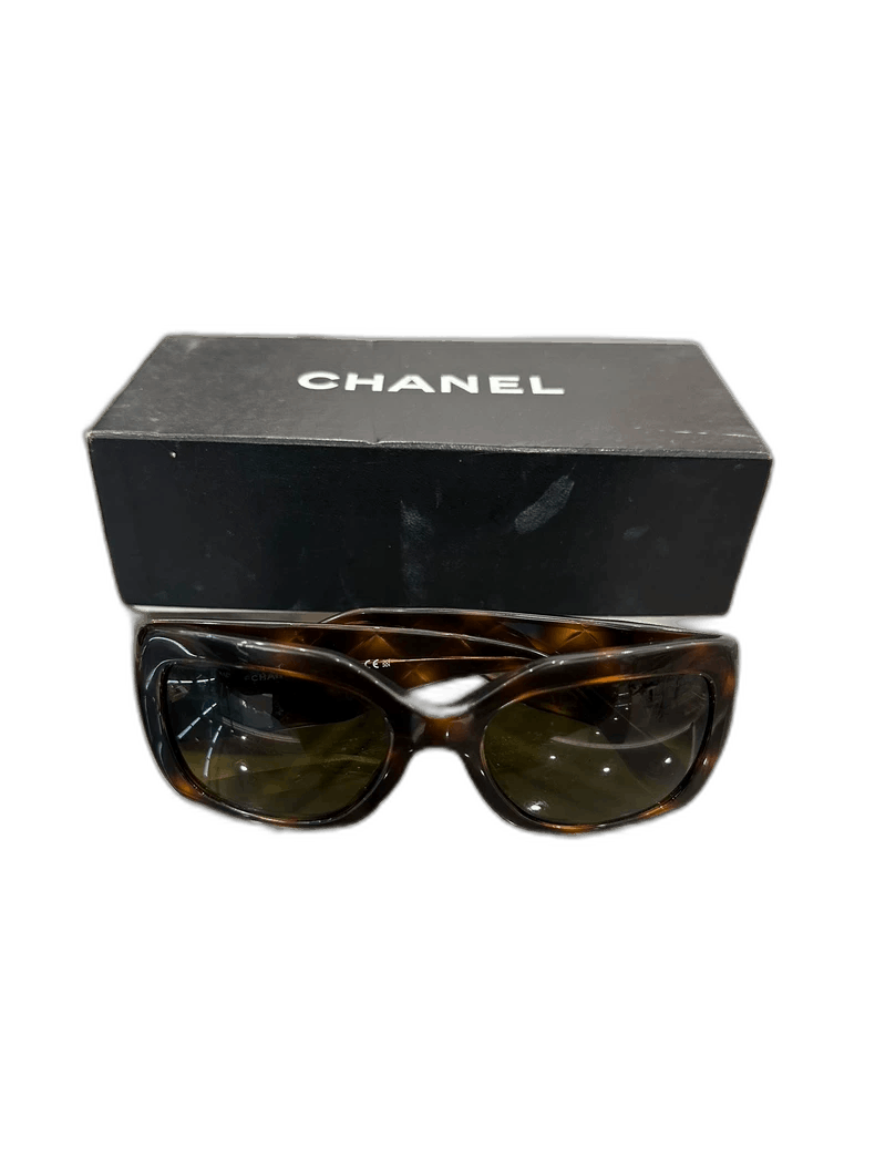 Chanel Vintage Chanel Tortoise Shell Sunglasses -2505 Size ONE SIZE - 1 Thumbnail