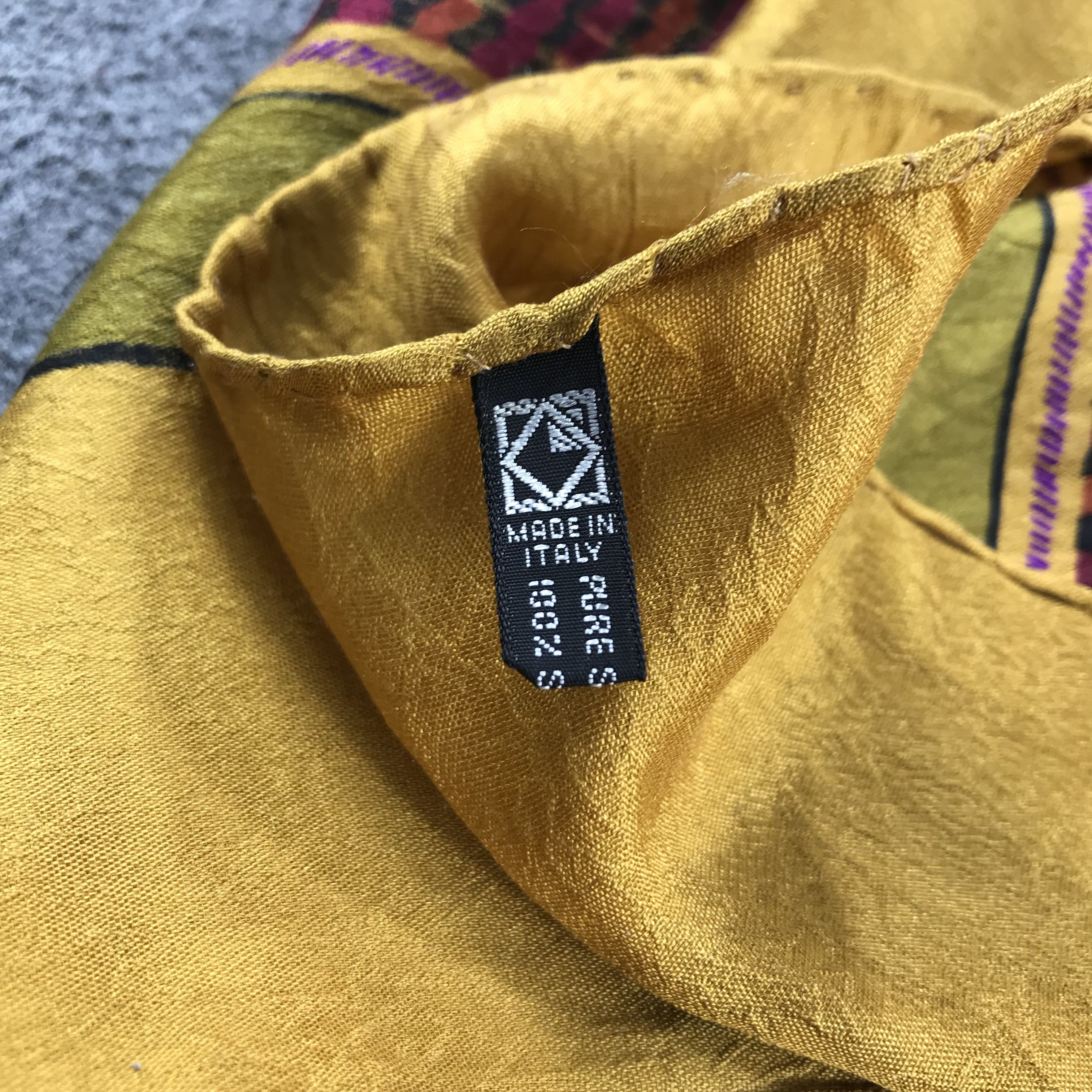 Vintage Luxury Design Made in Italy Big Sized Silk Scarf M223 Size ONE SIZE - 5 Thumbnail