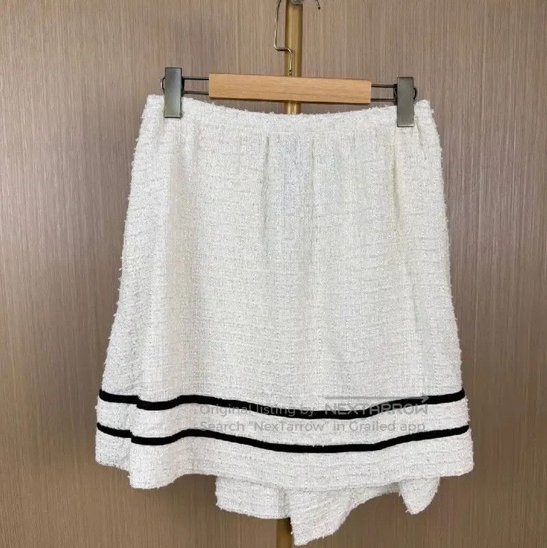 Valentino Valentino White Silk Midi Skirt . Size 28" / US 6 / IT 42 - 2 Thumbnail