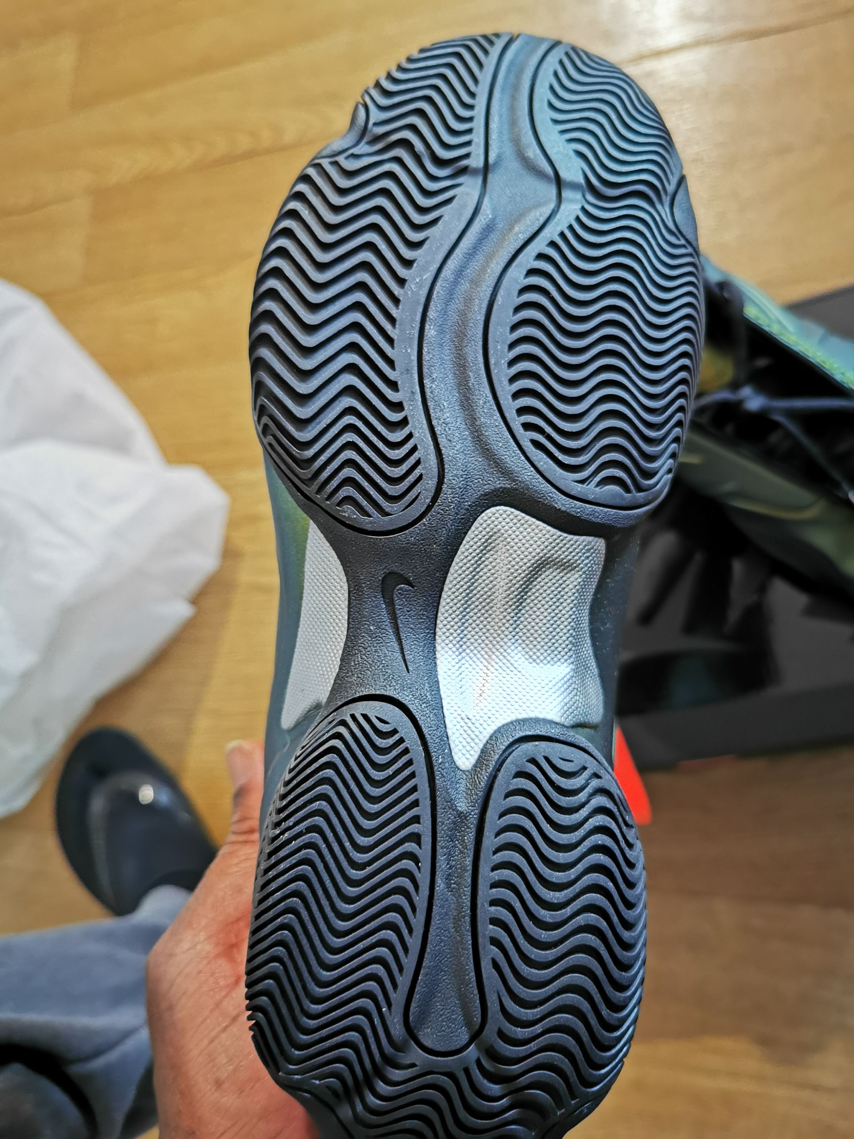 Nike × Supreme Rare collaboration Supreme x Nike Air Zoom Courtposite SP Size US 9.5 / EU 42-43 - 13 Thumbnail