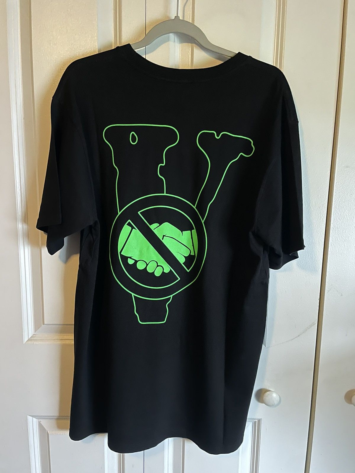 Vlone VLONE “Stay Away From Your Friends Tee” Size US M / EU 48-50 / 2 - 2 Thumbnail