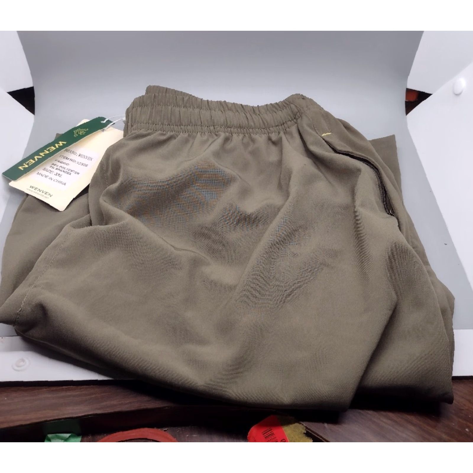 Vintage WenVen Outdoor Sport Men's Hiking Shorts Athletic Fit 3XL Green NWT Rain- and Breathable, Adjustable Waist, Inseam 6" Size US 39 - 2 Thumbnail
