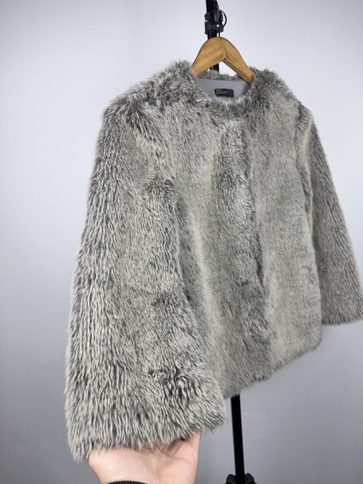 Benetton Y2K Avant Garde Benetton Grey Faux Fur Luxury Jacket Size S / US 4 / IT 40 - 3 Thumbnail