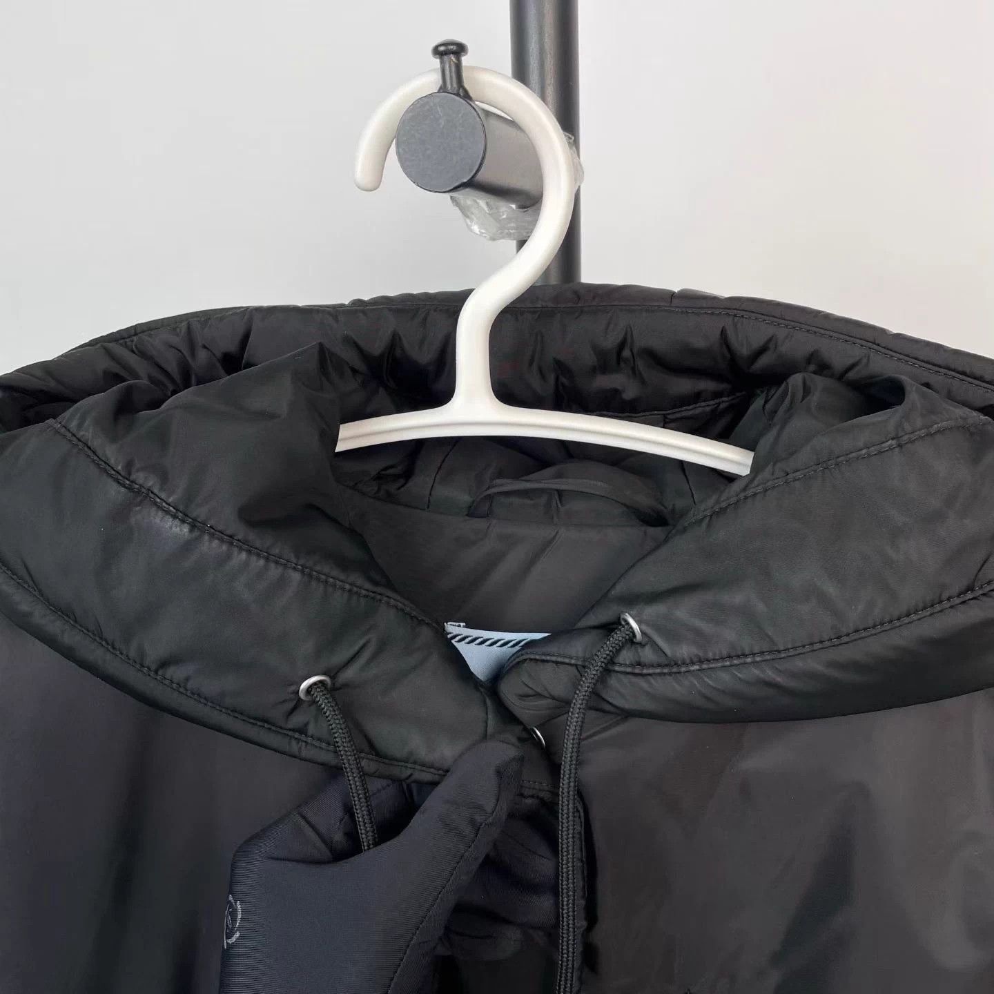 Prada Prada Black Metal Triangle Logo Wonen‘s Jacket 36 Size XS / US 0-2 / IT 36-38 - 5 Thumbnail