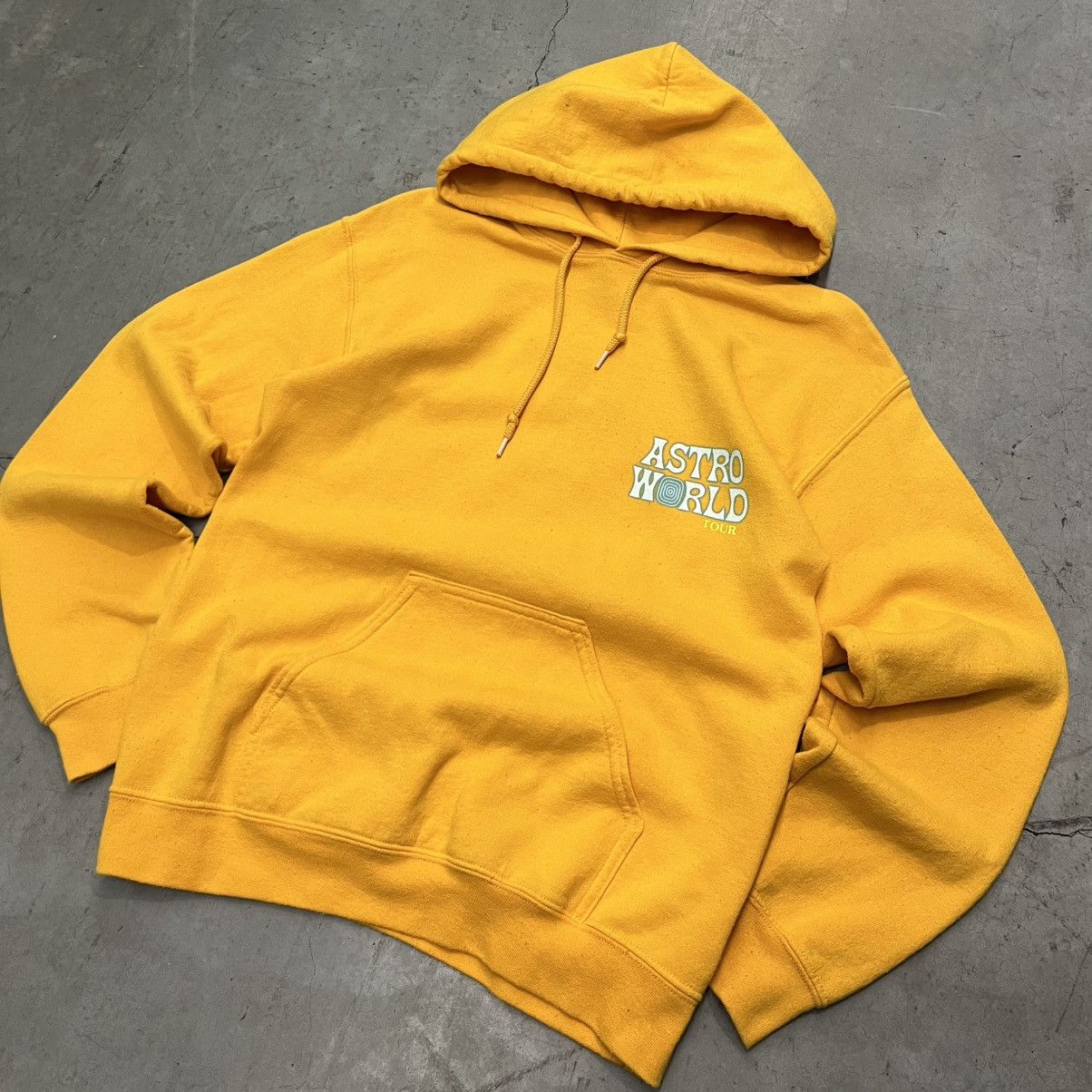 Travis Scott Astroworld Tour Staff Hoodie Size US S / EU 44-46 / 1 - 3 Thumbnail