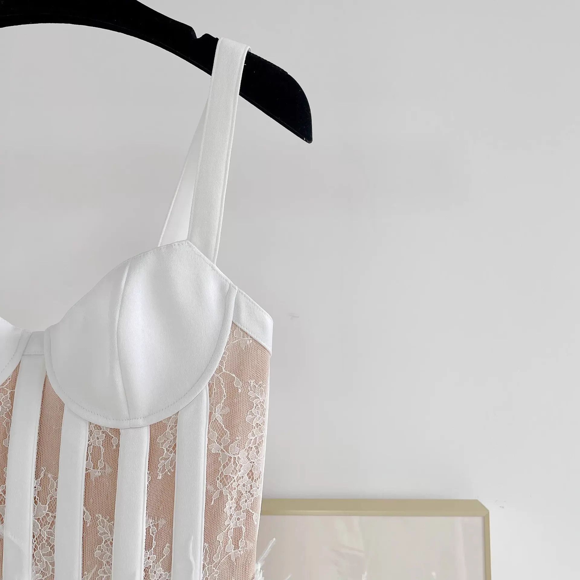 Alice + Olivia Alice+Olivia white feather cami dress pre-owned Size XS / US 0-2 / IT 36-38 - 4 Thumbnail