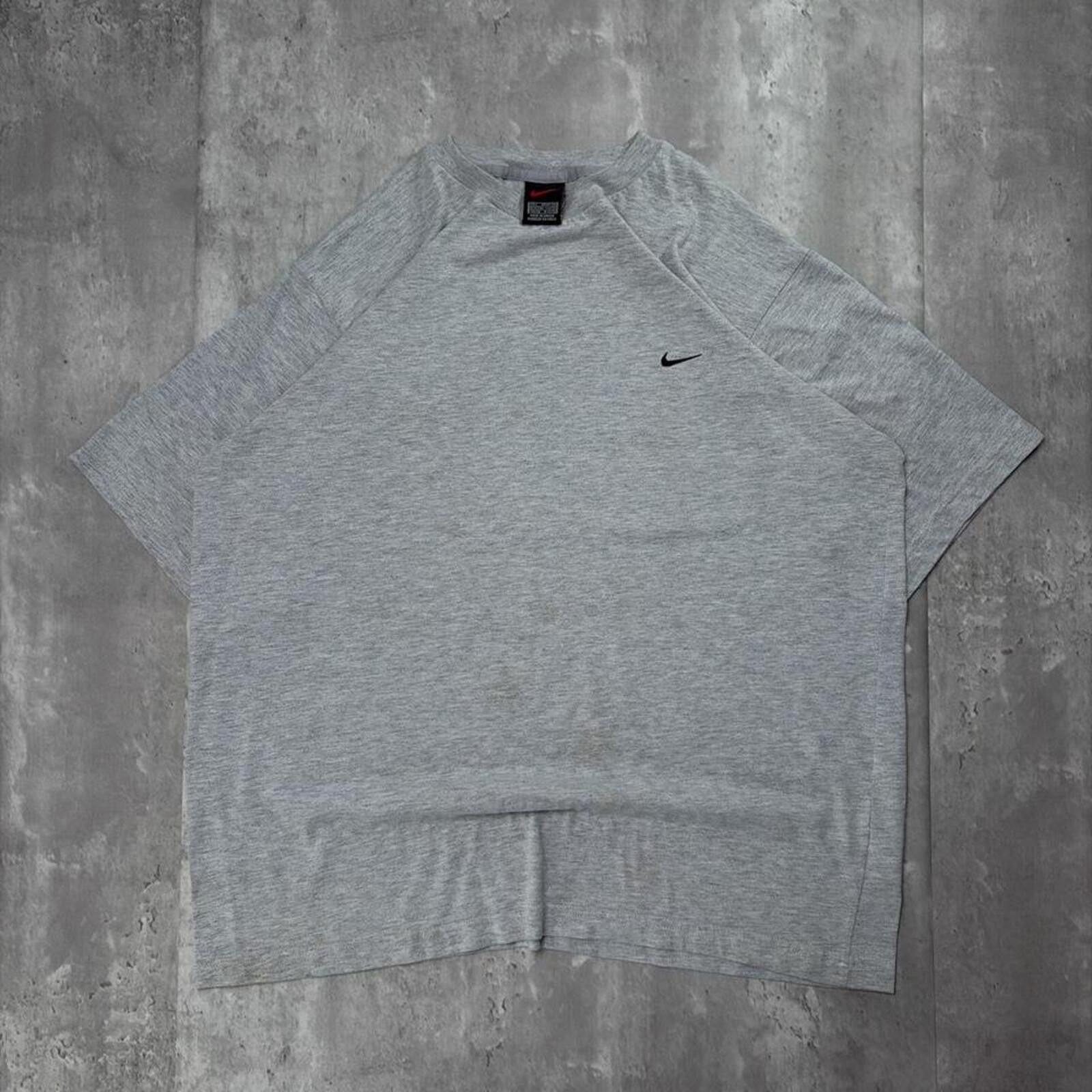 Nike Vintage 90’s Grey Nike Mini Swoosh Distressed Skater T-Shirt Size US L / EU 52-54 / 3 - 1 Thumbnail