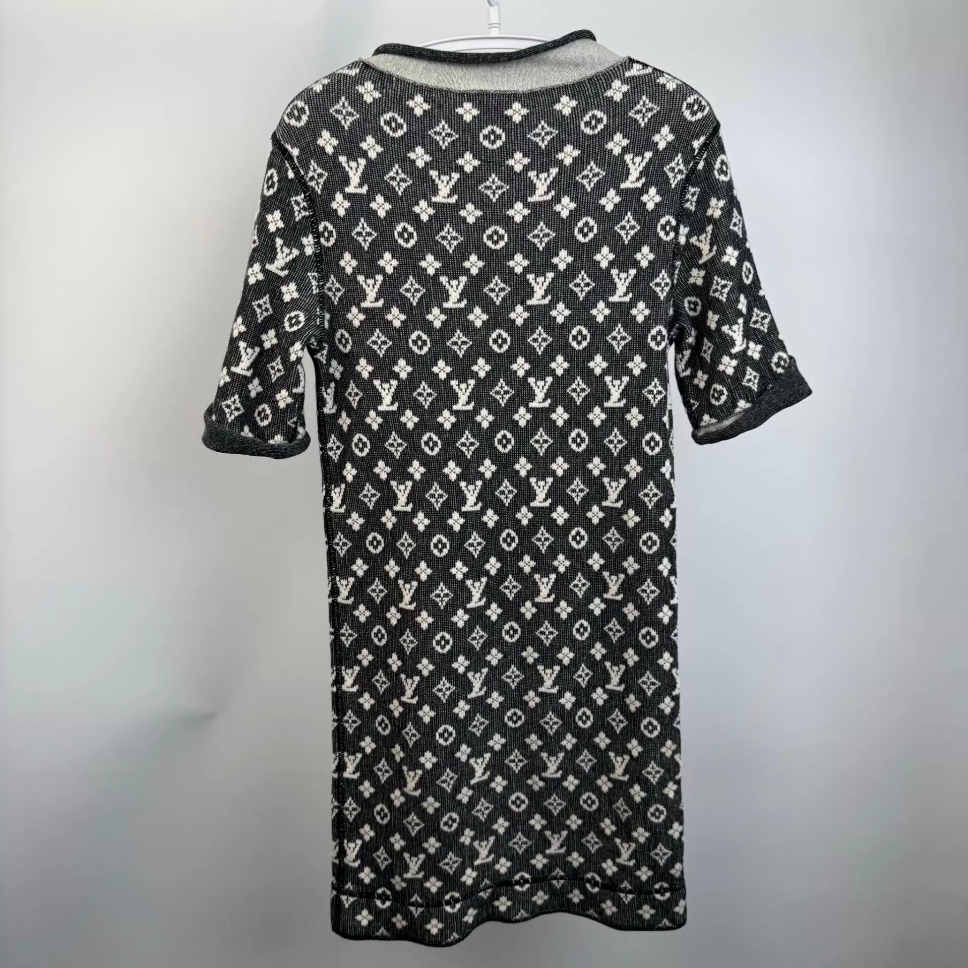 Louis Vuitton LV Monogram knit short-sleeve dress Size XS / US 0-2 / IT 36-38 - 2 Thumbnail