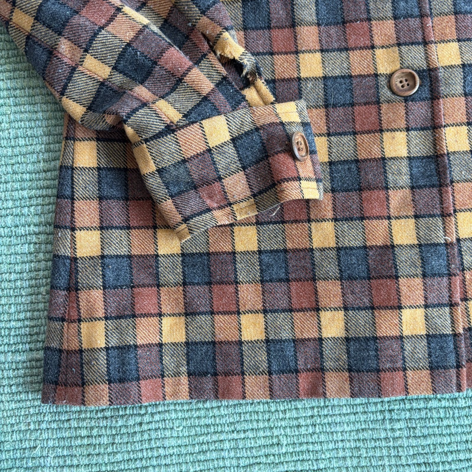 Vintage Vintage 60s 70s Wool Plaid Flannel Shirt Blouse Wood Buttons Size US M / EU 48-50 / 2 - 7 Thumbnail
