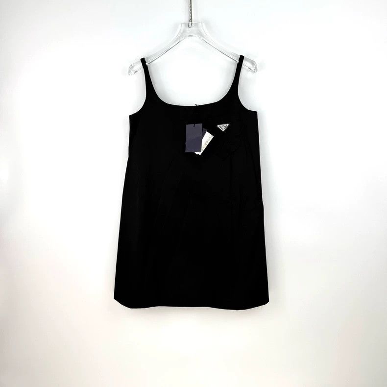 Prada Prada Black metal triangle strap skirt 2502-Nextarrow Size XS / US 0-2 / IT 36-38 - 3 Thumbnail
