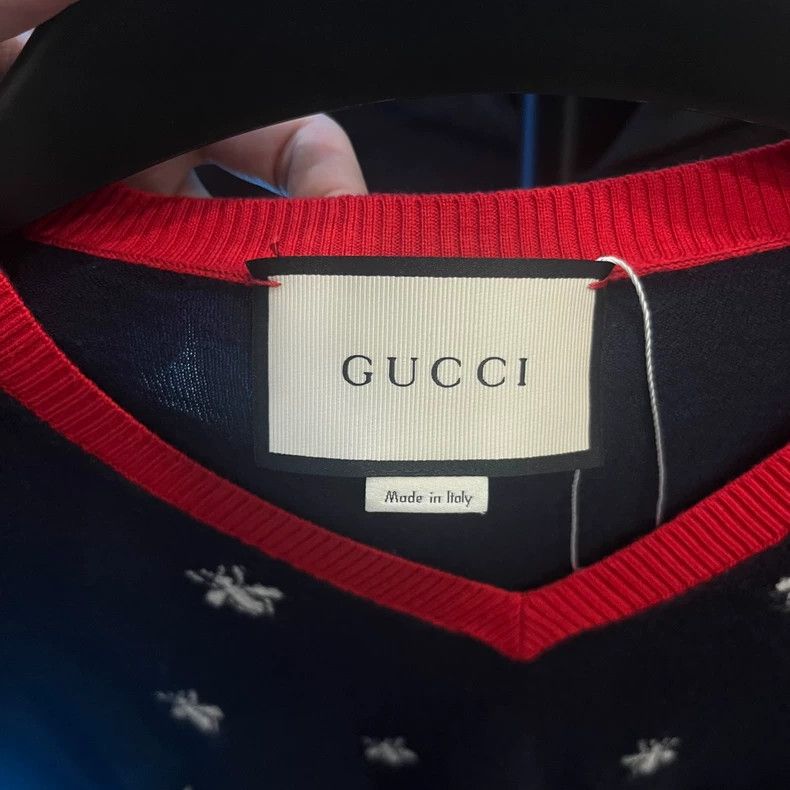 Gucci Gucci Little bee embroidered v-neck sweater 2503-Nextarrow Size US XL / EU 56 / 4 - 2 Thumbnail
