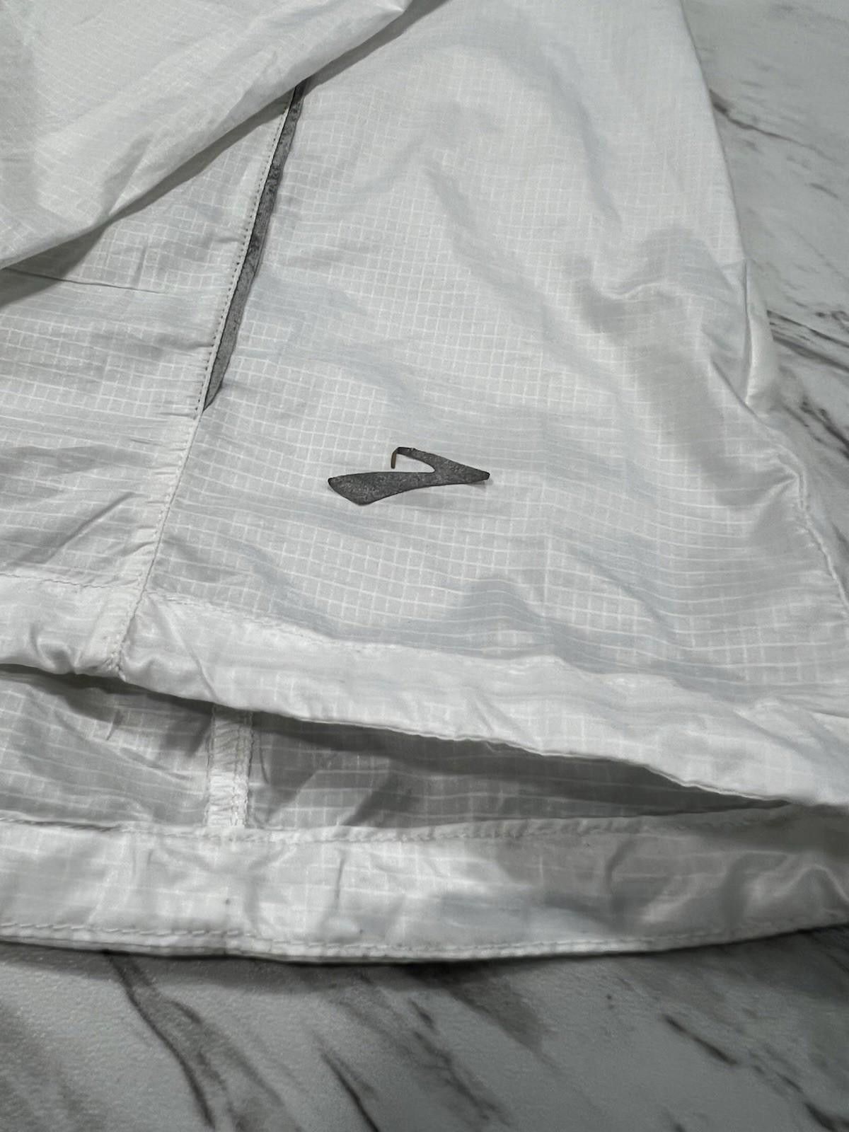 Other Brooks Womens Lightweight Hooded Windbreaker White Pink #8 Size S / US 4 / IT 40 - 3 Thumbnail