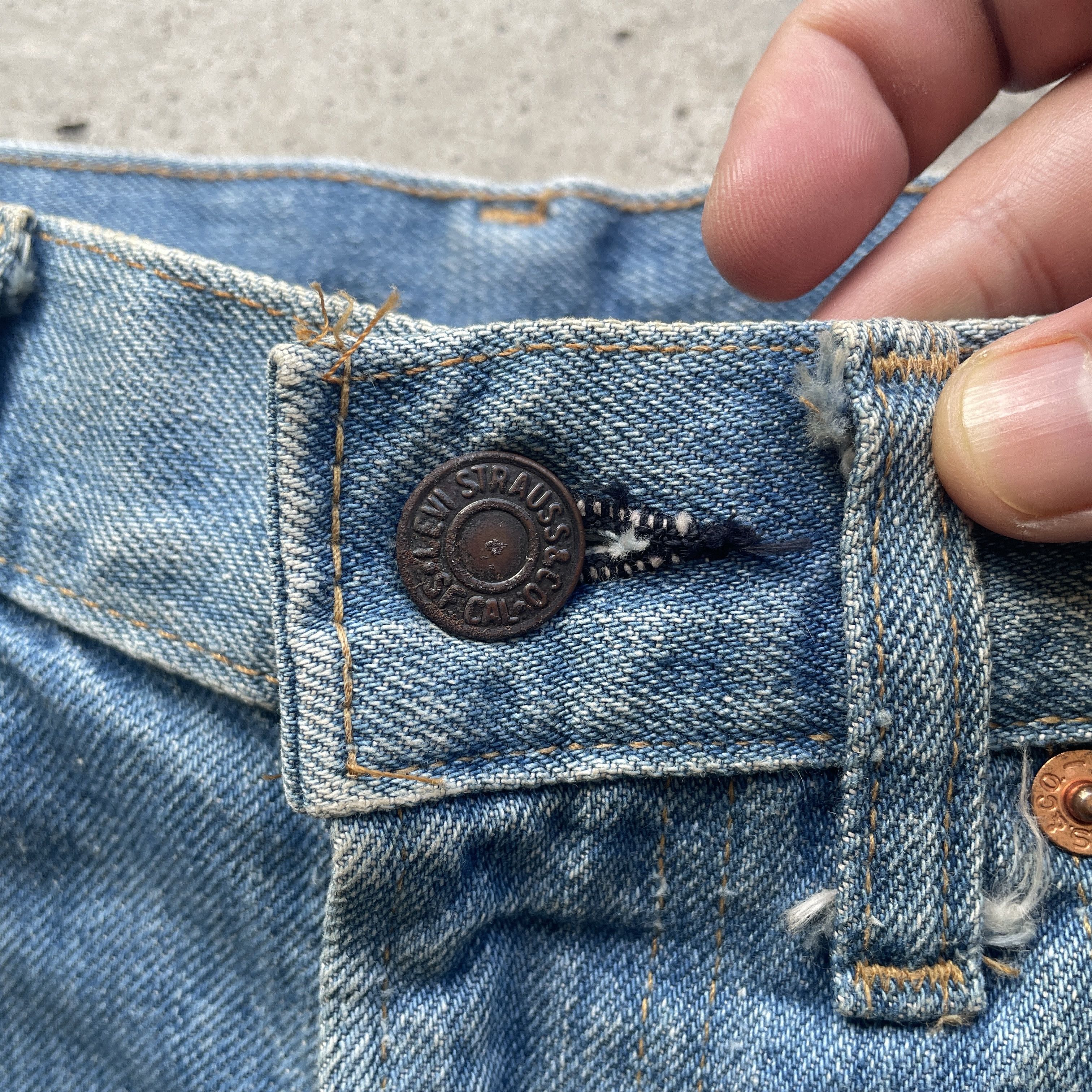 Levi's 80s Vintage Levi’s 517 Faded Bootcut Jeans Flare Denim Pants Size US 31 - 6 Thumbnail