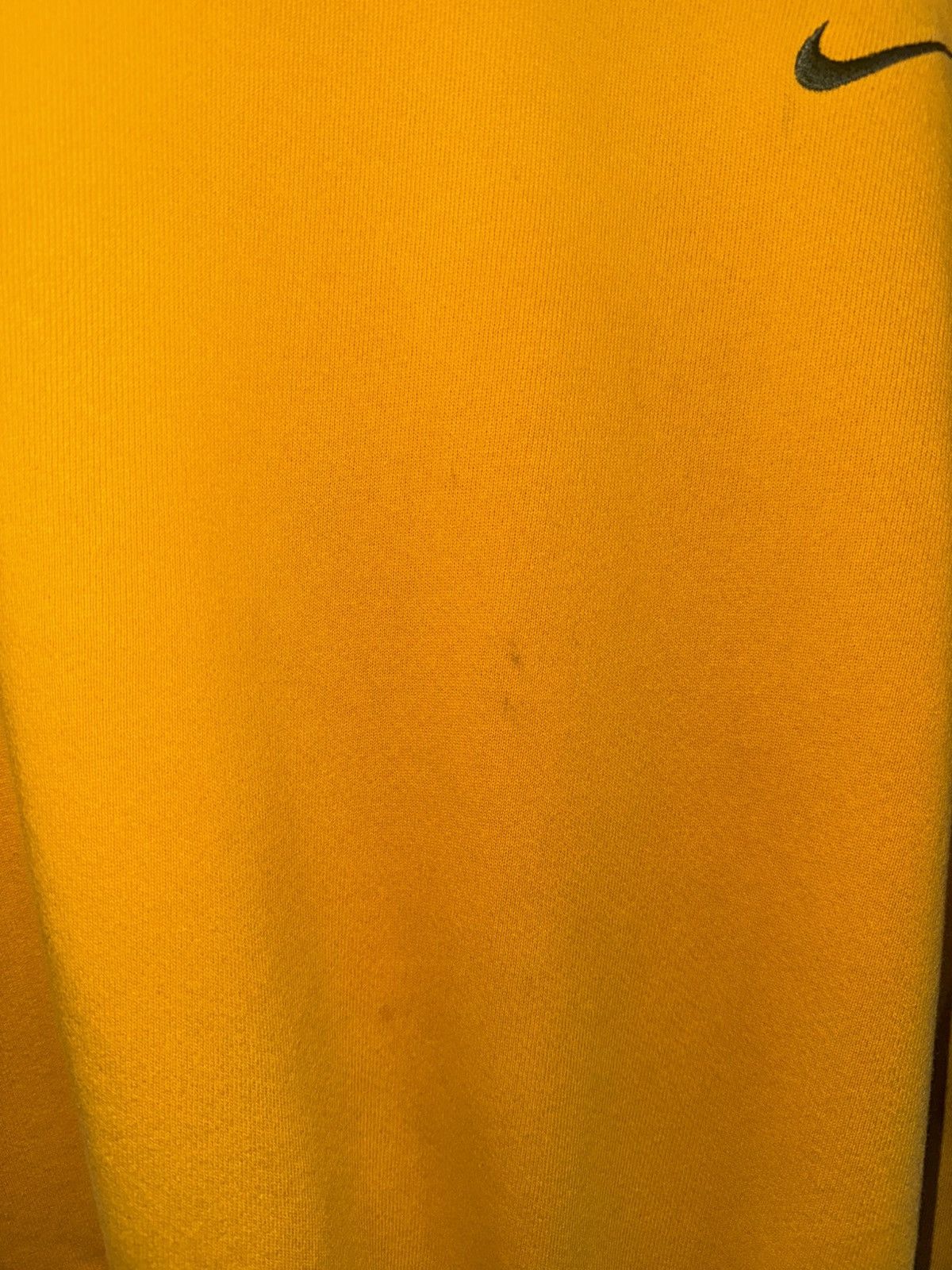 Nike Vintage Nike Yellow Crewneck Large Size US L / EU 52-54 / 3 - 3 Thumbnail