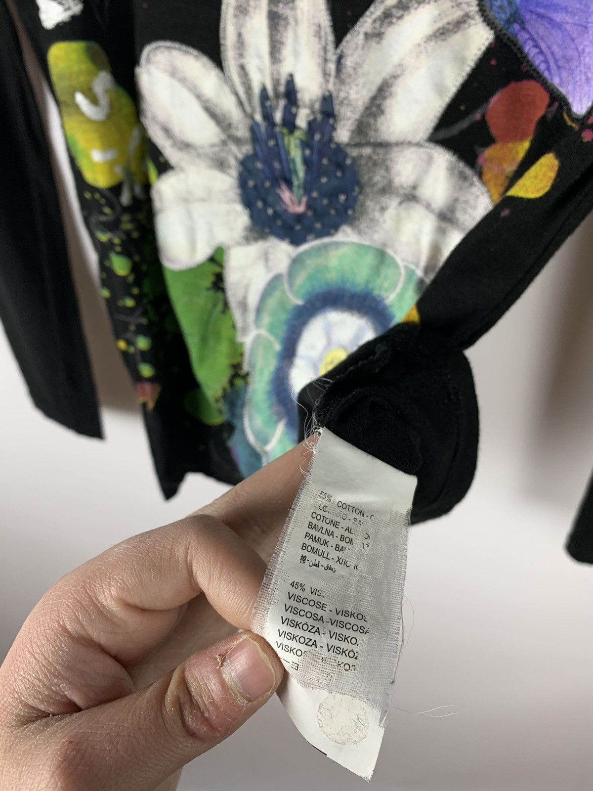 Desigual Vintage Desigual Y2K Floral Long Sleeve T-Shirt Black Top Size XS / US 0-2 / IT 36-38 - 7 Thumbnail