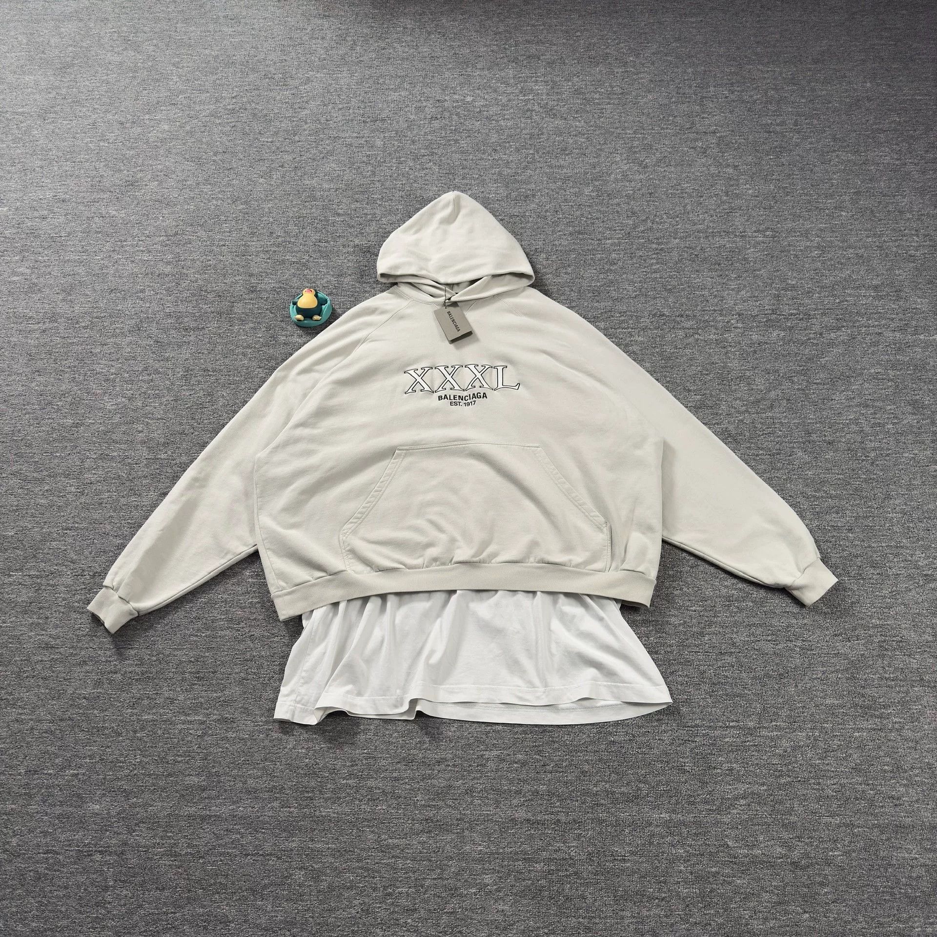 Balenciaga Balenciaga 3XL Layered Logo Hoodie Beige Size 2 Size US M / EU 48-50 / 2 - 1 Thumbnail