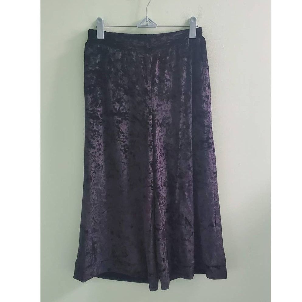 English Factory English Factory Black Soft Velvet Culottes / Wide Leg Capri Size 24" / US 00 / IT 34 - 1 Thumbnail