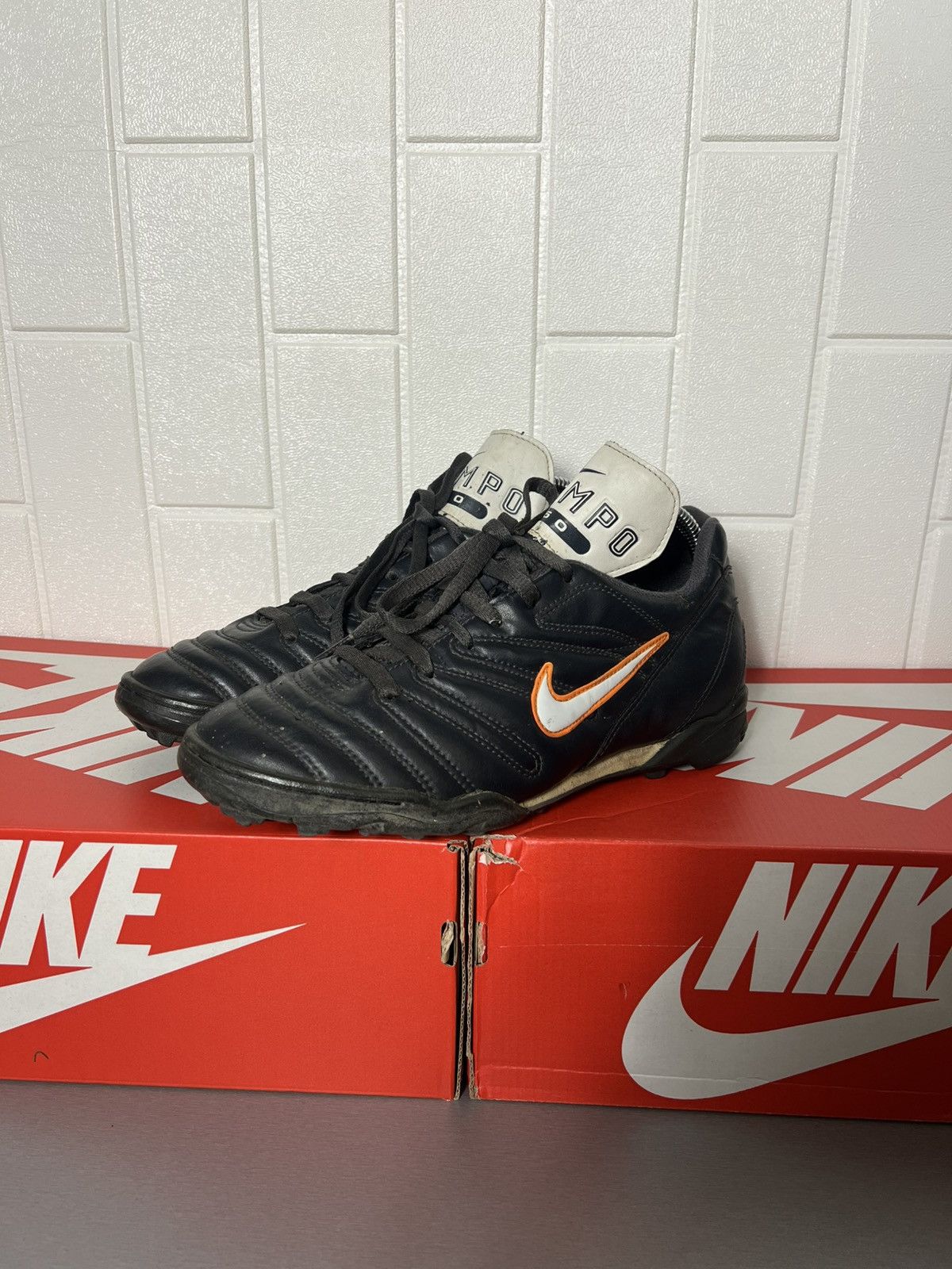 VINTAGE NIKE TIEMPO 650 SOCCER JERSEY BOOTS RETRO Y2K 90s