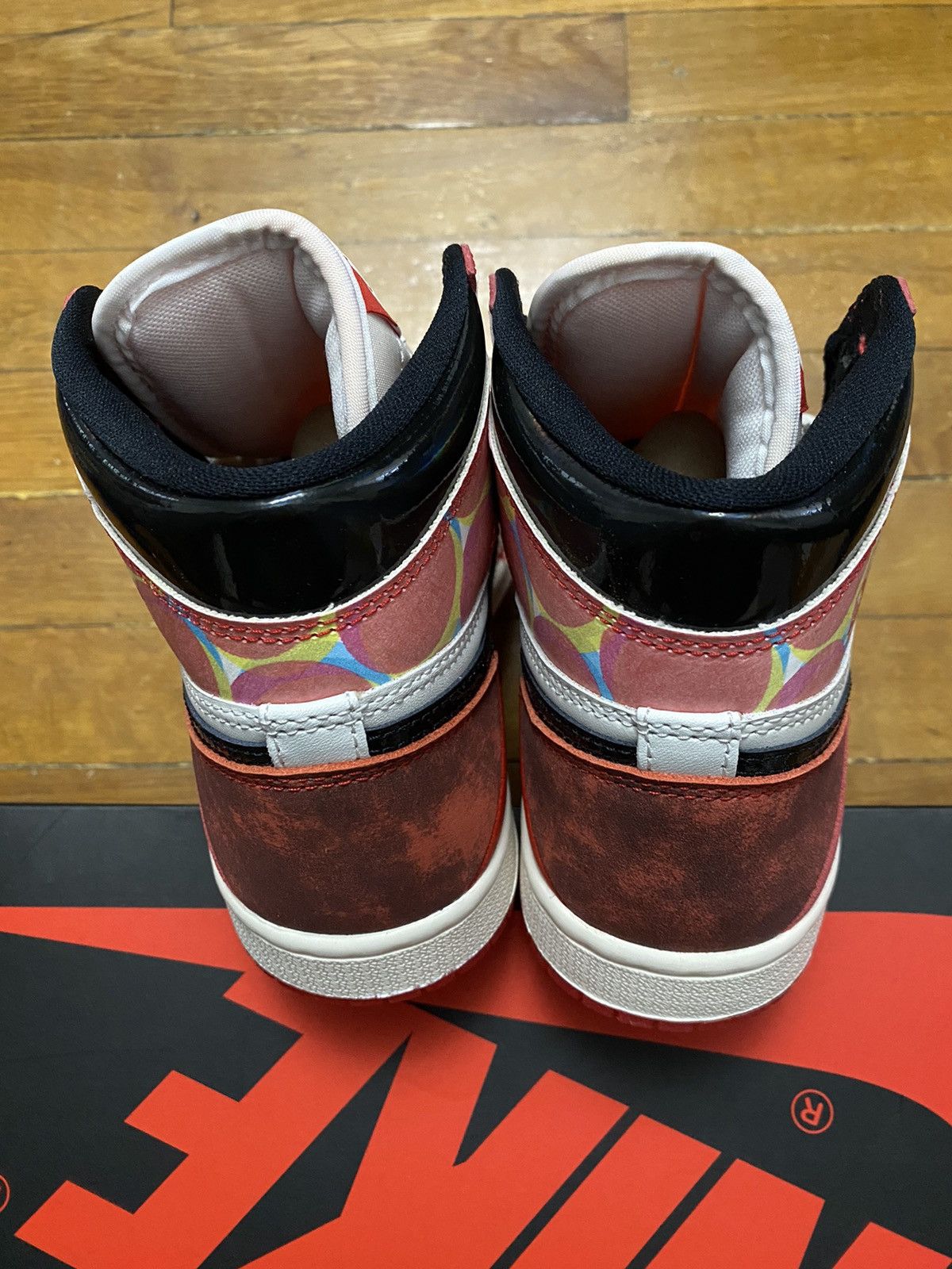 Jordan Brand × Nike Size 6.5W / 5M - Air Jordan 1 Retro High OG Red Black Size US 6.5 / IT 36.5 - 5 Thumbnail