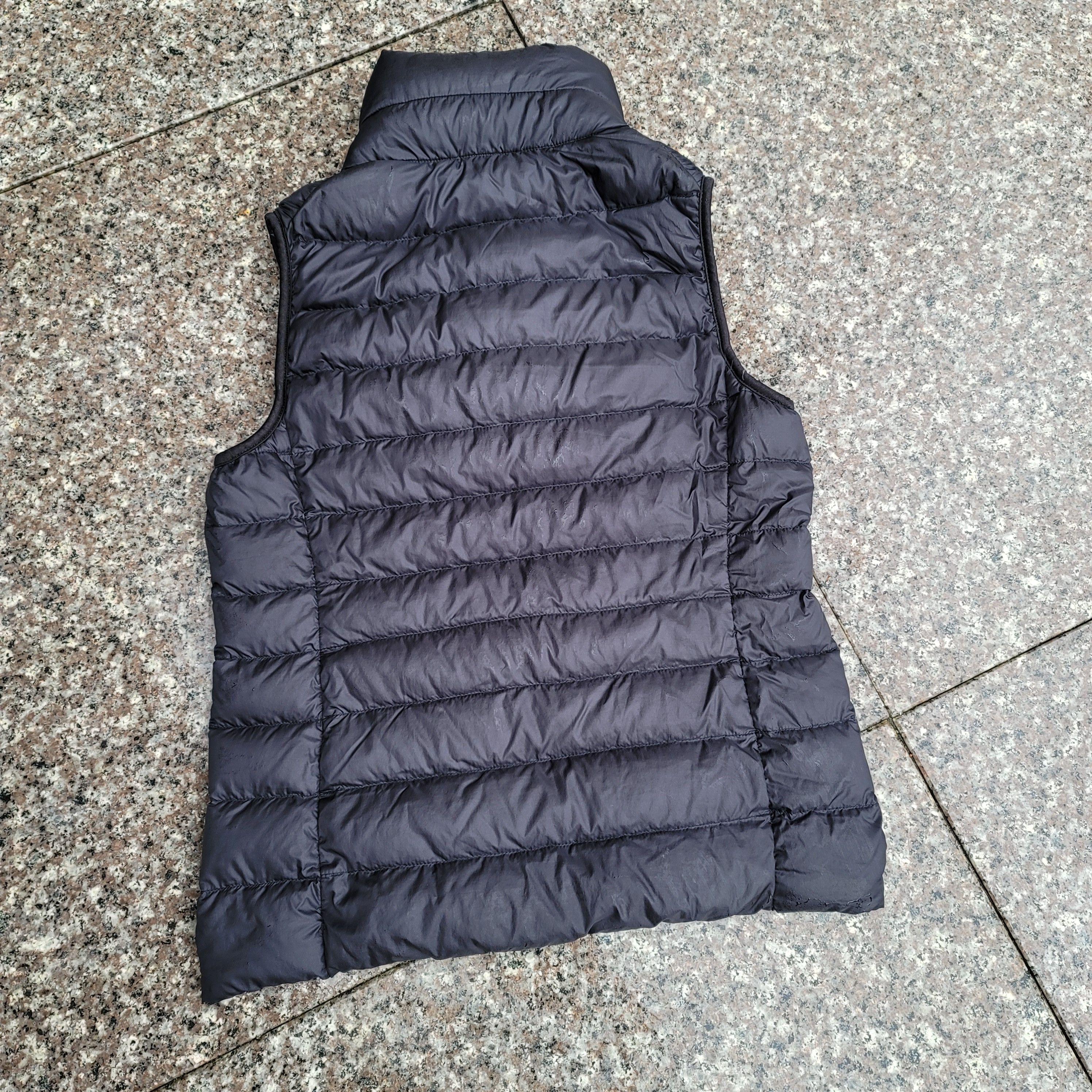 Uniqlo Uniqlo down puffer vest Size XS / US 0-2 / IT 36-38 - 2 Thumbnail