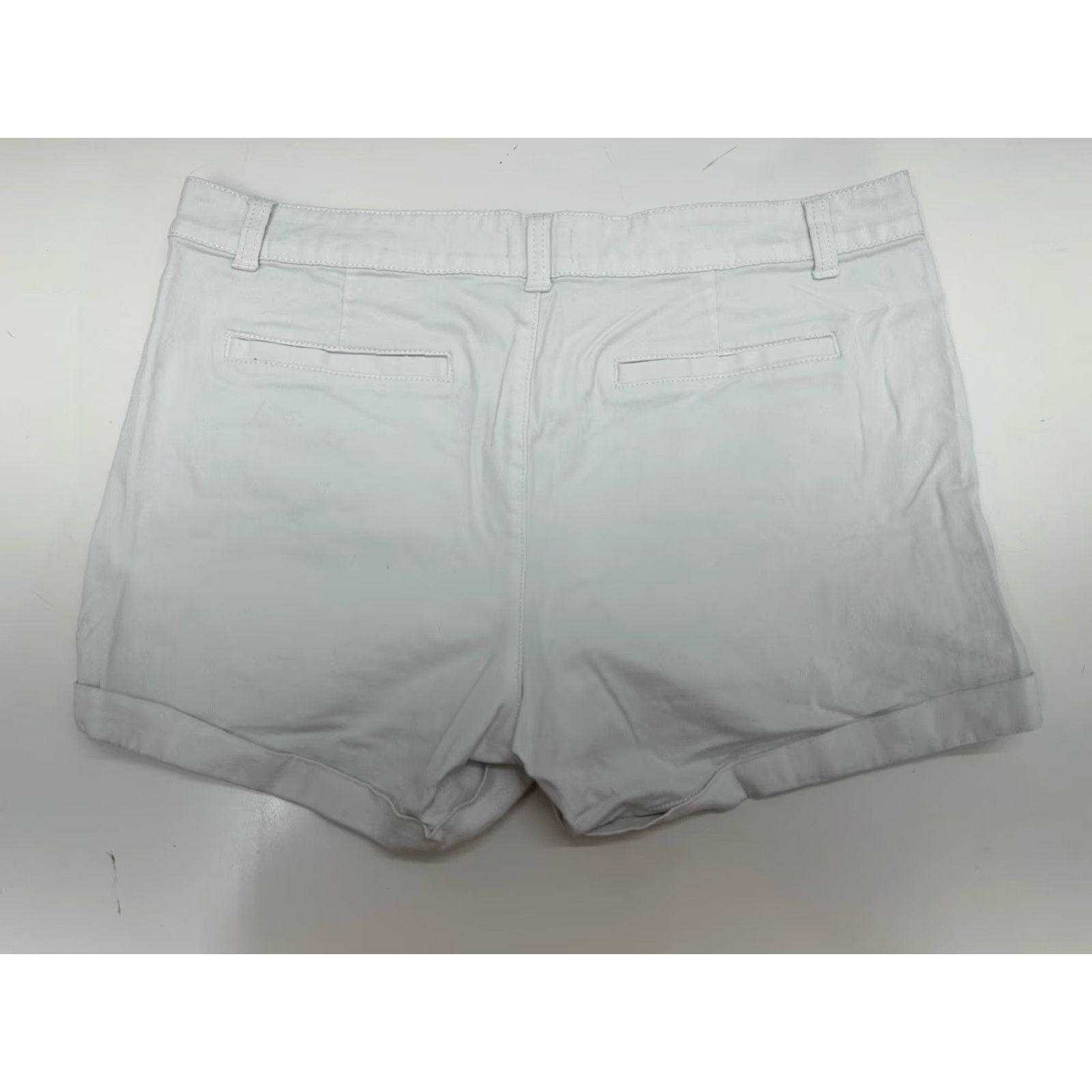 Vintage SO Womens Juniors Shorts Size 17 White Chino - Regular Fit, Mid Rise, 3.5in Inseam, Cotton Lyocell Spandex, Button Zipper, Beach/ Casual, Womens Size 38" / US 16 / IT 52 - 6 Thumbnail