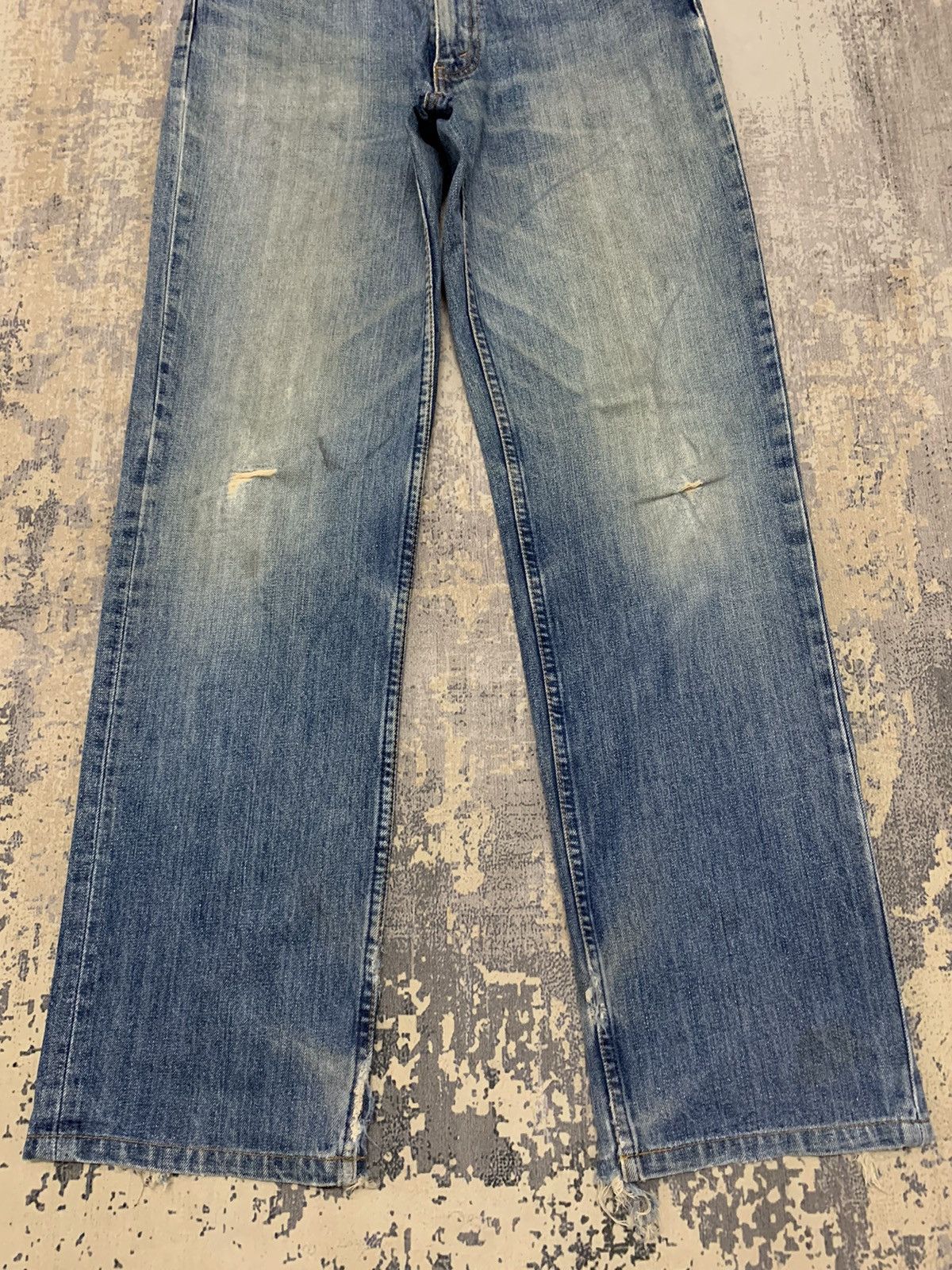 Levi's Vintage Levi’s 502 Straight Leg Distressed Jeans Faded Blue Size US 32 / EU 48 - 4 Thumbnail