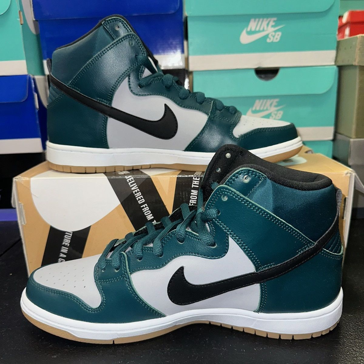 Nike Size 10.5 - Nike SB Dunk High Newport - 305050-306 Size US 10.5 / EU 43-44 - 2 Thumbnail