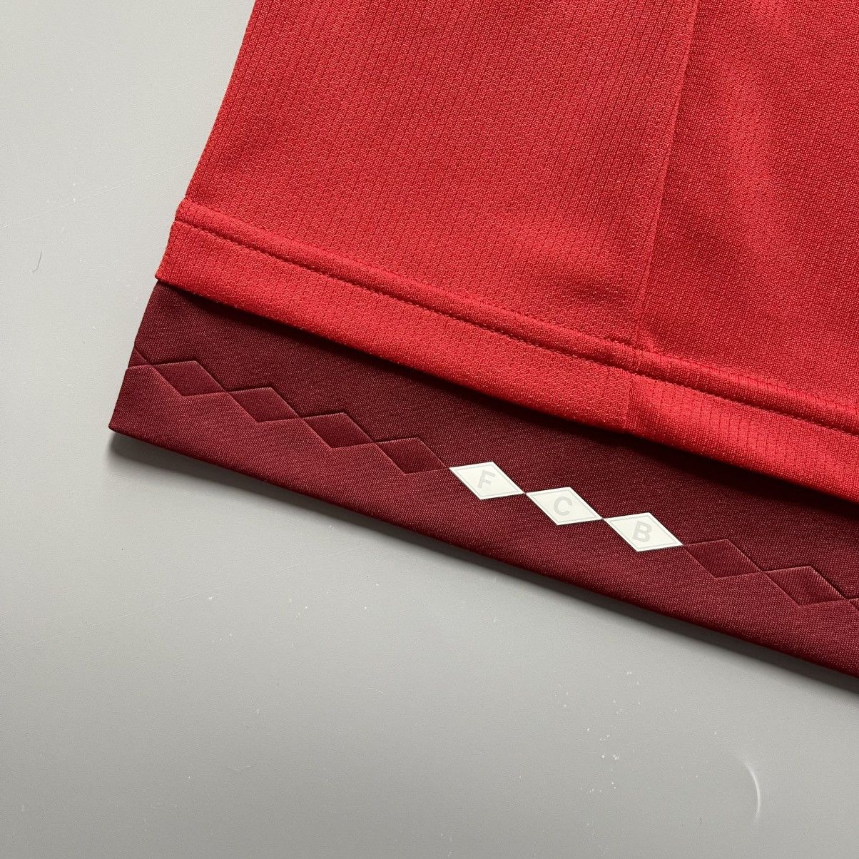 Vintage BAYERN ADIDAS 2015/2016 FOOTBALL HOME JERSEY #10 ROBBEN Size US L / EU 52-54 / 3 - 6 Thumbnail