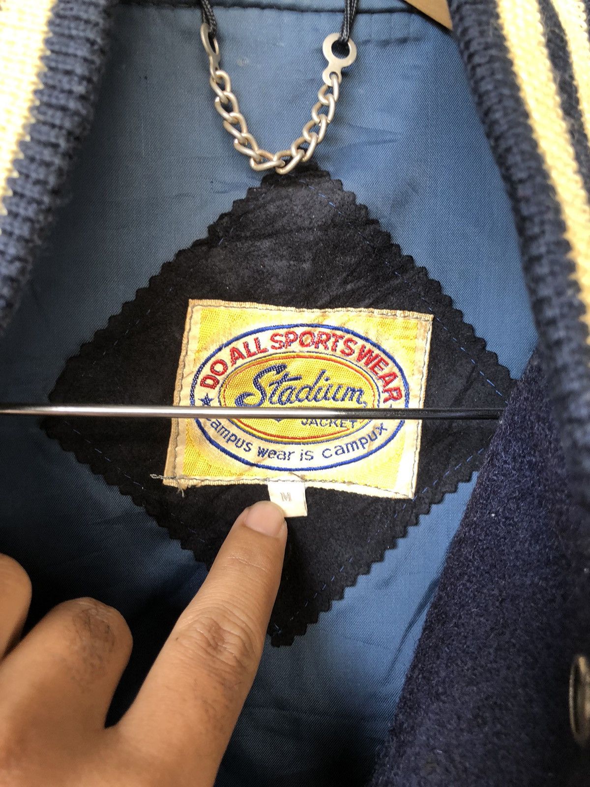 MLB Vintage 90s MLB Dodgers Varsity Arm Leather Tag Stadium Size US M / EU 48-50 / 2 - 15 Thumbnail