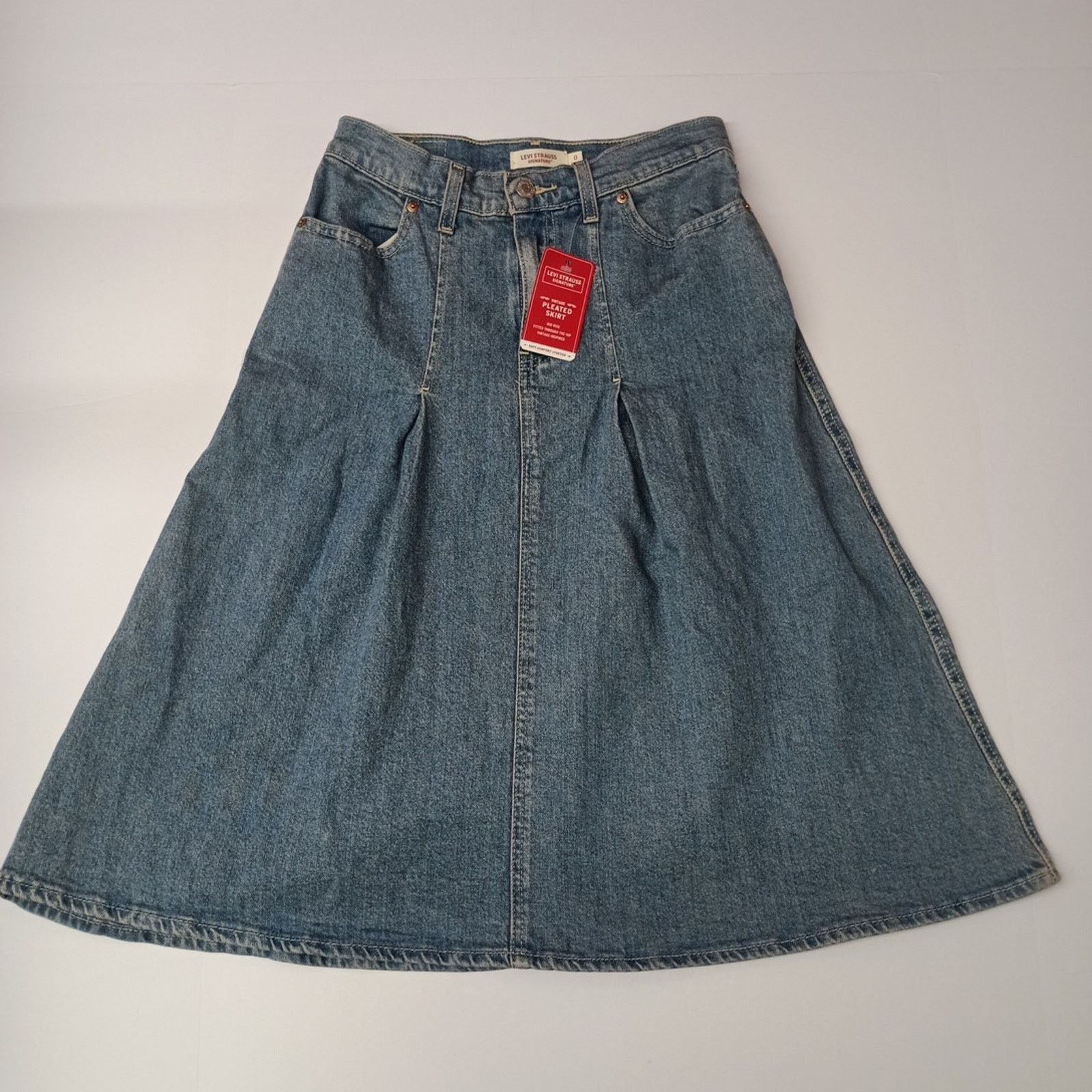 Levi's Levi Strauss Blue Denim Pleated Skirt Women's Size 0 W25 Size 25" / US 0 / IT 36 - 1 Thumbnail