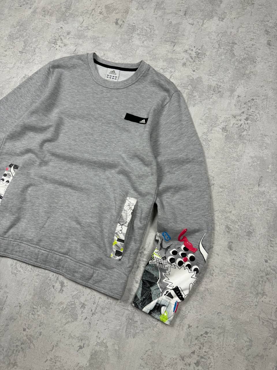 Adidas Vintage Adidas Y2K Sweatshirt Big Logo On The Sleeve Size M Size US M / EU 48-50 / 2 - 2 Thumbnail