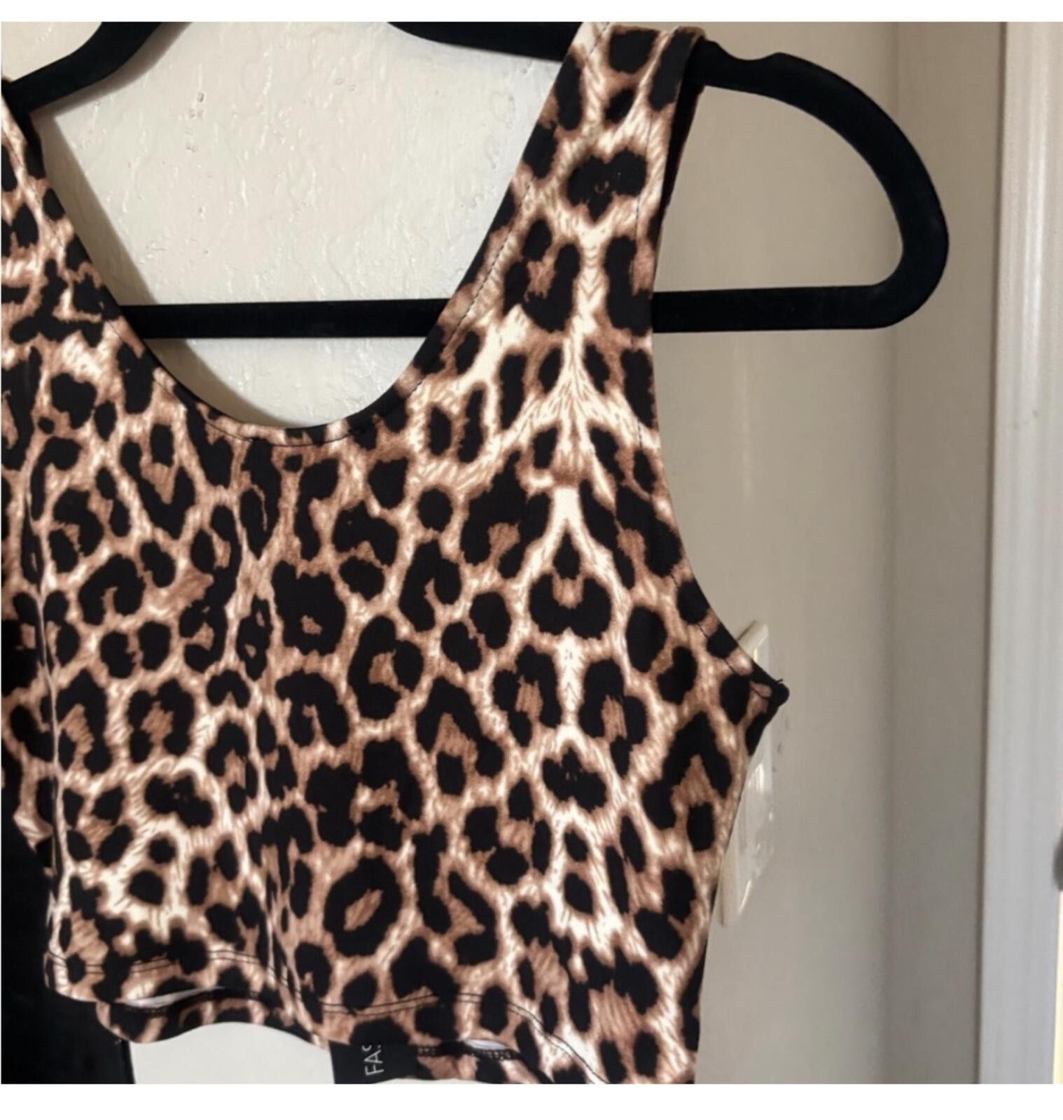Other (Fashion Nova) Leopard Print Crop Top Size M / US 6-8 / IT 42-44 - 6 Thumbnail