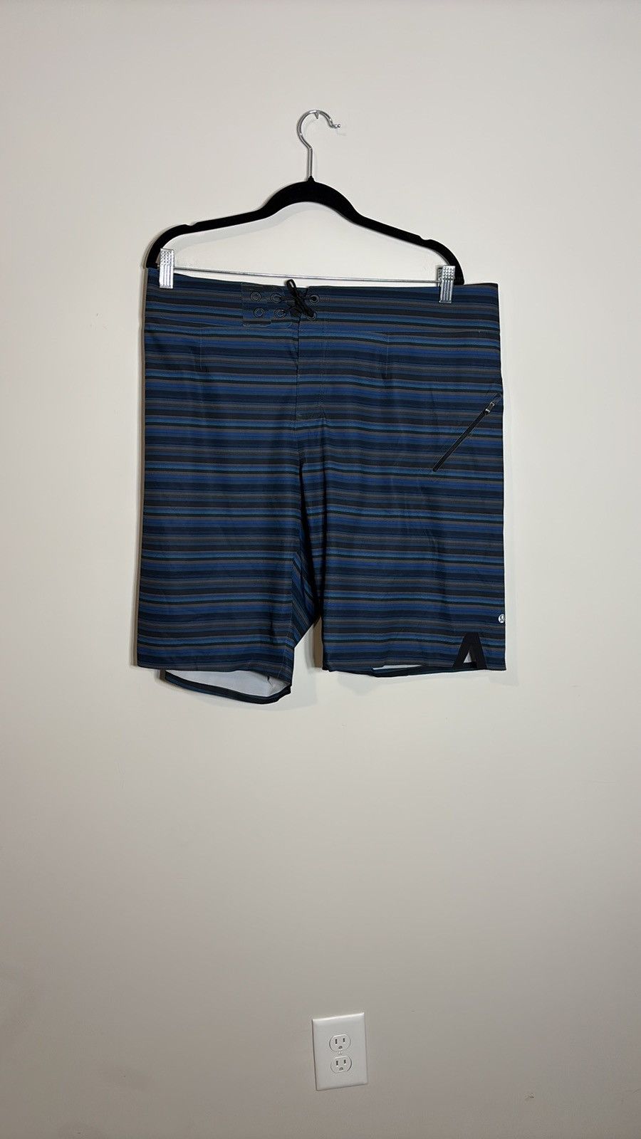 Lululemon Lululemon Current State Board Shorts Size US 38 / EU 54 - 1 Thumbnail