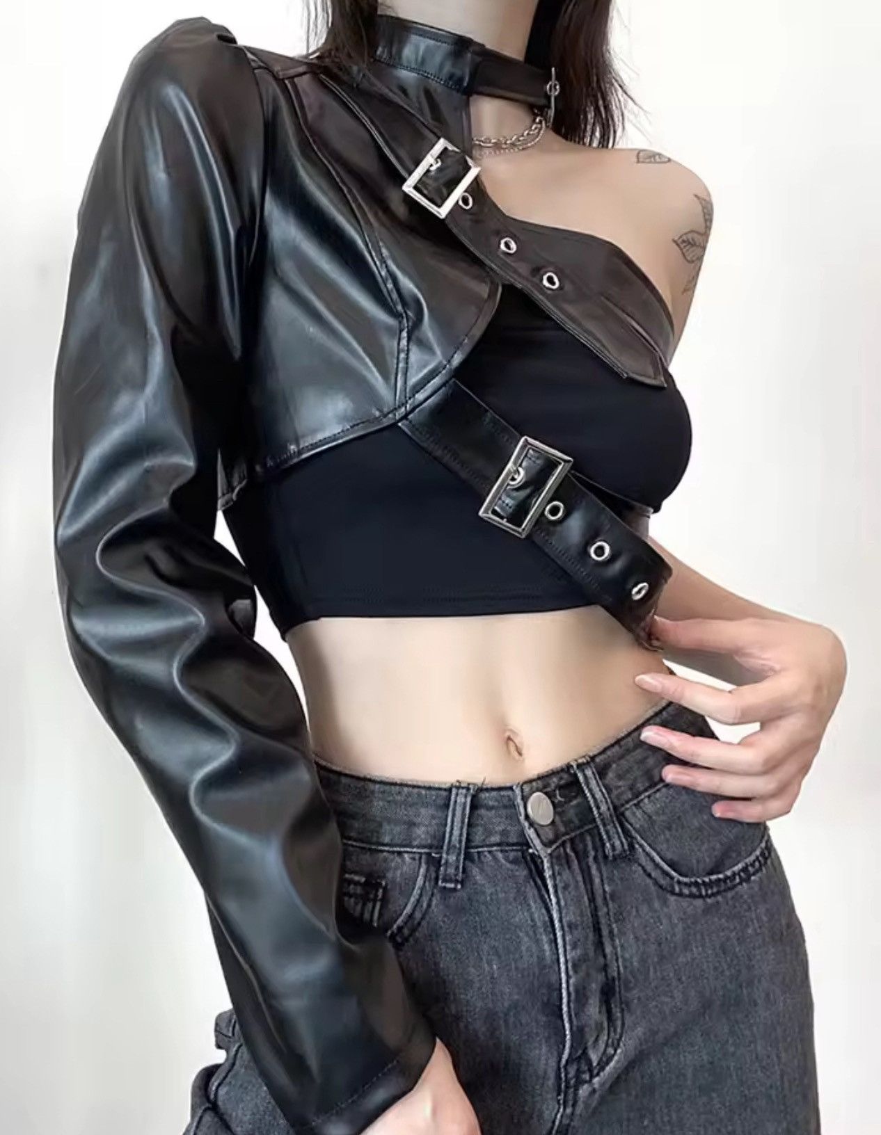 Japanese Brand Edgy PU Leather Black Cropped Jacket with Heart Detail Size S / US 4 / IT 40 - 3 Thumbnail