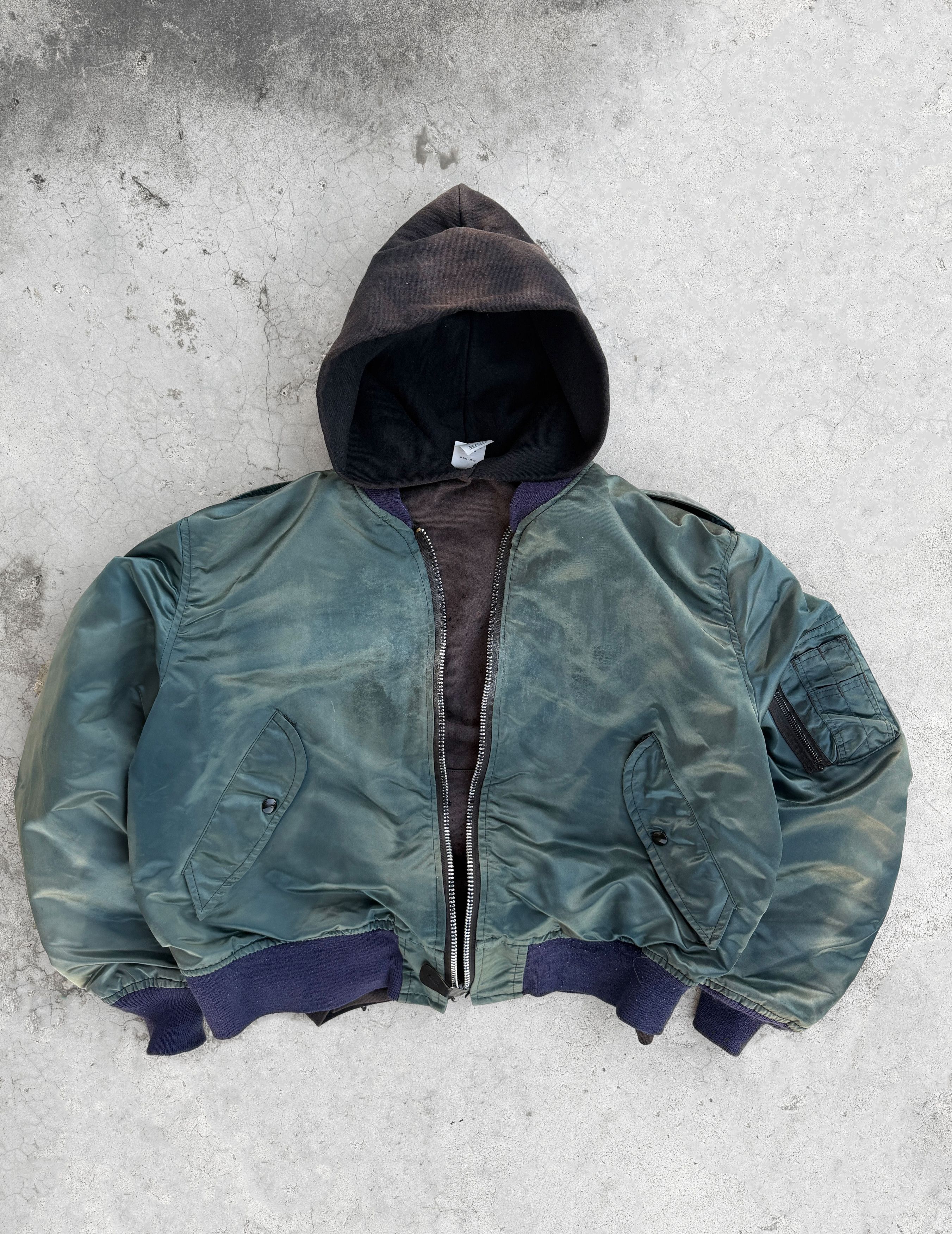Alpha Industries Faded Vintage MA-1 Bomber Jacket Size US M / EU 48-50 / 2 - 2 Thumbnail