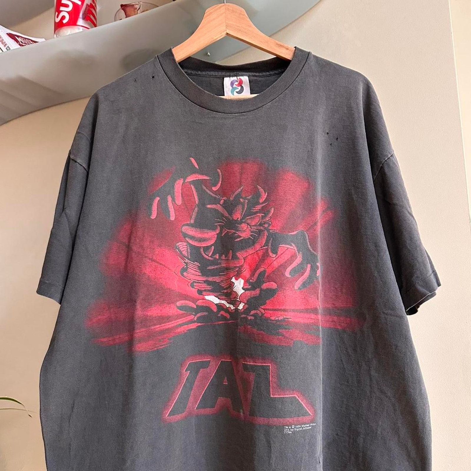 Vintage Vintage Looney Tunes Tasmanian Devil Shirt Fits XL Size US XL / EU 56 / 4 - 2 Thumbnail