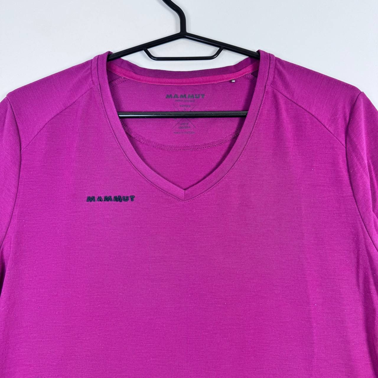 Mammut Mammut Womens V Neck T Shirt Pink Outdoor Graphic Size S Size S / US 4 / IT 40 - 2 Thumbnail