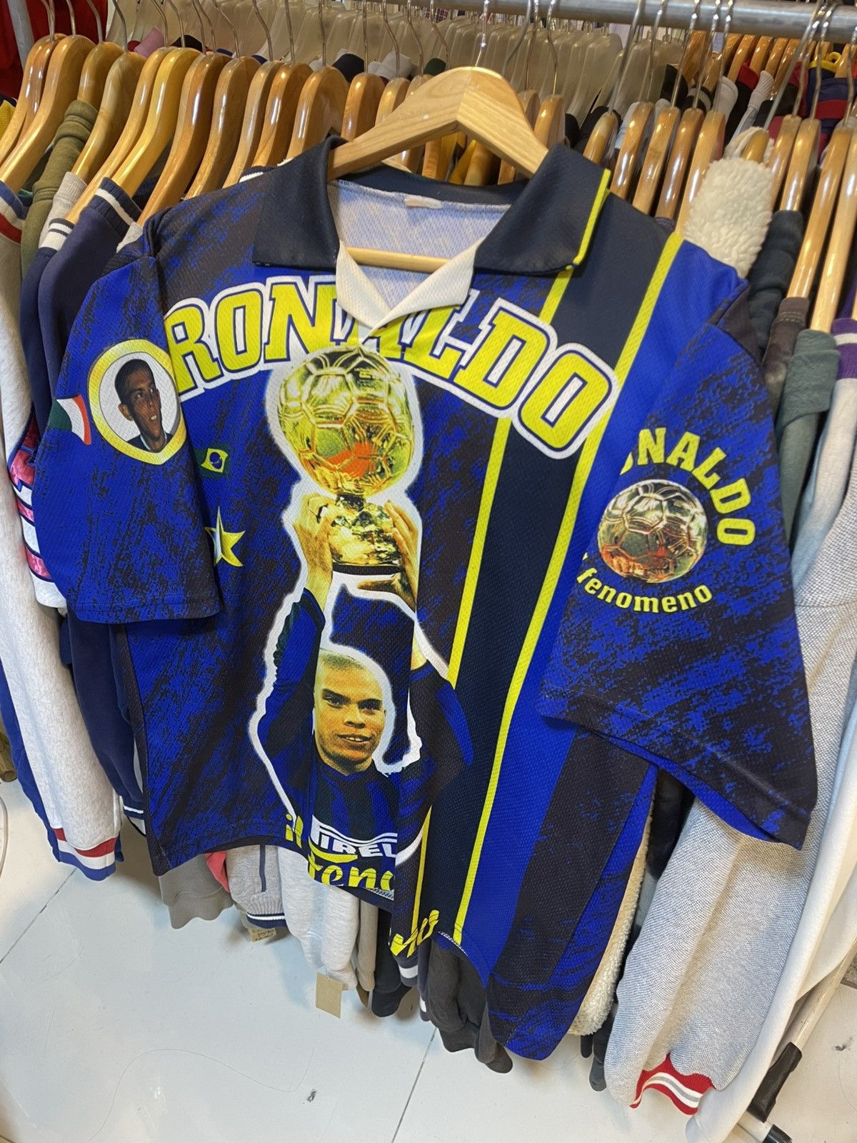 Other Vintage Inter Milan RONALDO Jersey Size US M / EU 48-50 / 2 - 1 Thumbnail