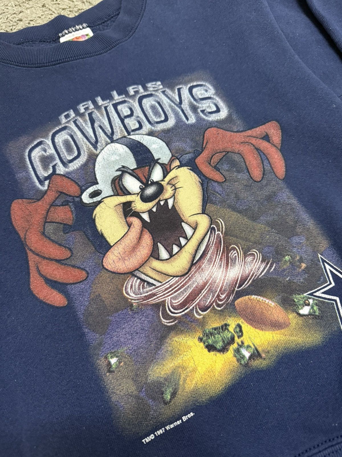 Warner Bros Vintage 90’ Taz Mania Dallas Cowboy Tweety Sweashirt Size US S / EU 44-46 / 1 - 2 Thumbnail