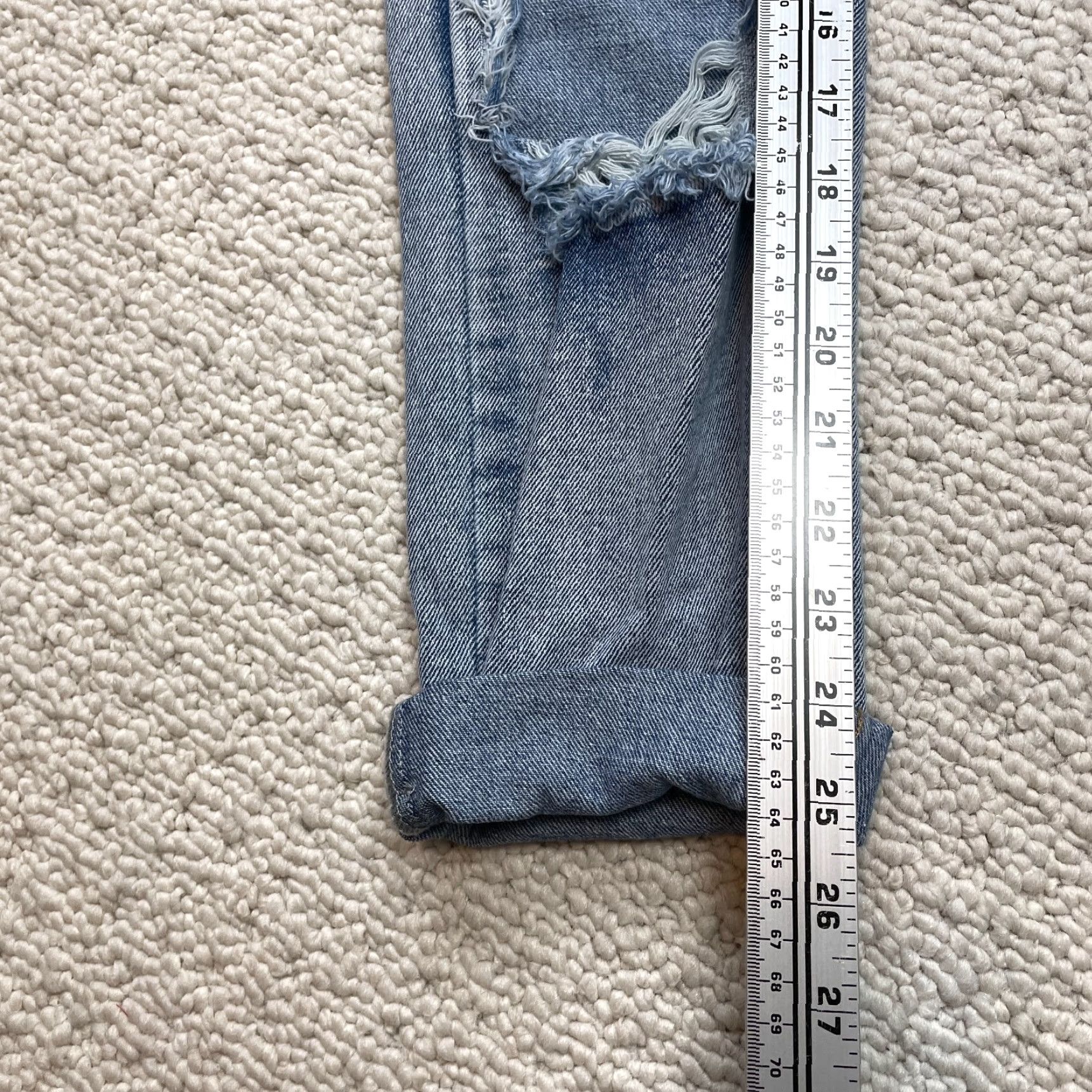 Boohoo Boohoo Jeans Womens 2 Light Wash Blue Distressed Rips Boyfriend 27x25 Rolled New Size 26" / US 2 / IT 38 - 3 Thumbnail