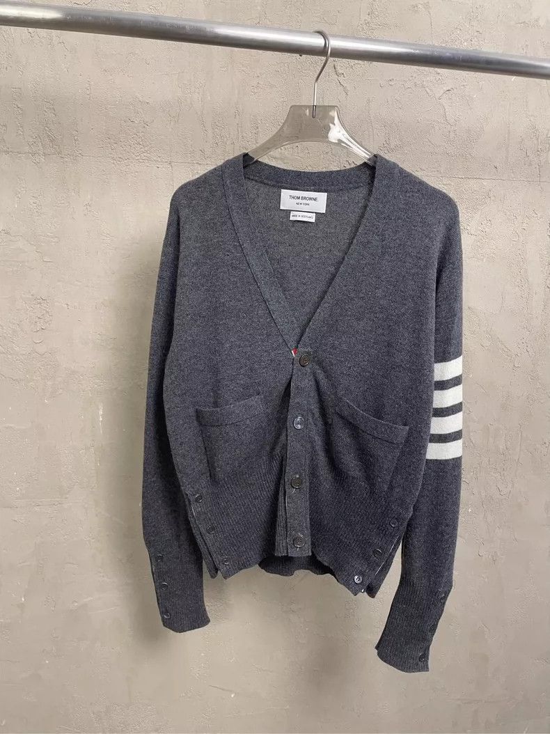 Thom Browne Thom browne Gray four-striped cashmere cardigan jacket 2504 Size US XS / EU 42 / 0 - 1 Thumbnail